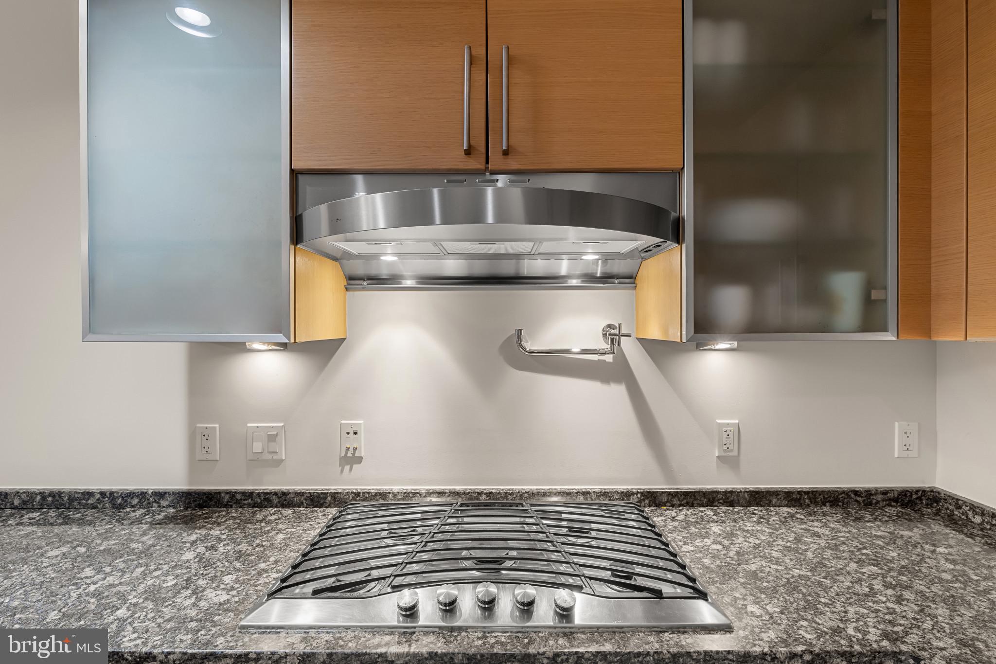 THE RITZ-CARLTON RESIDENCES - Residential Lease