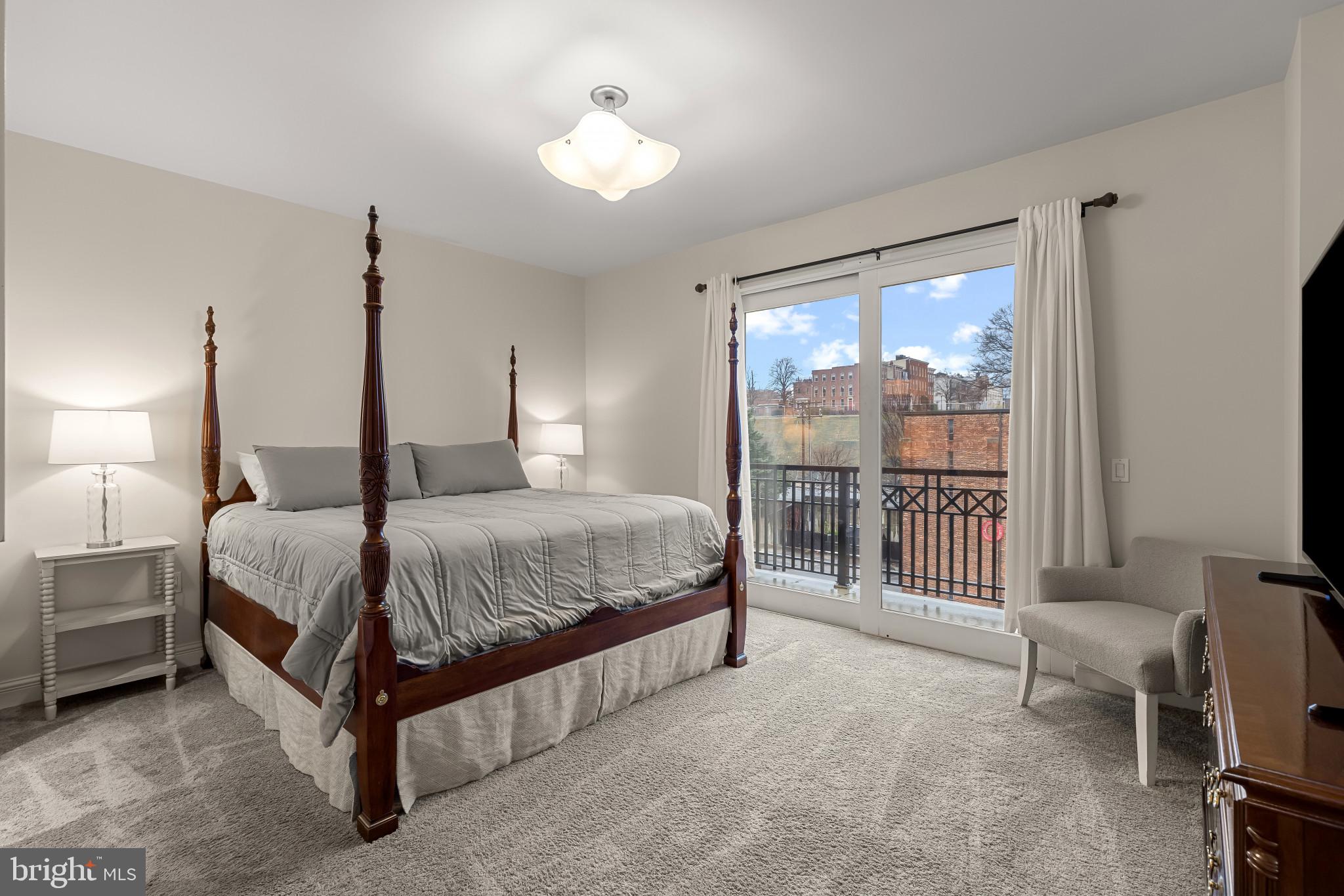 THE RITZ-CARLTON RESIDENCES - Residential Lease