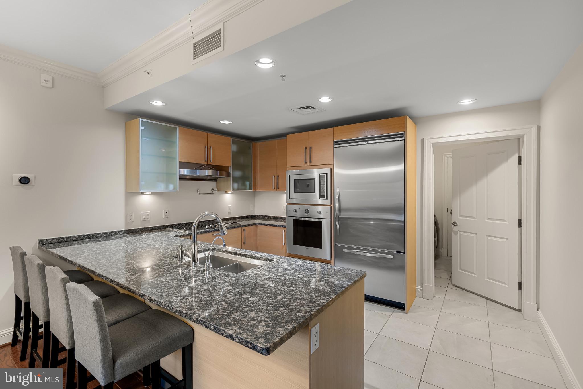 THE RITZ-CARLTON RESIDENCES - Residential Lease