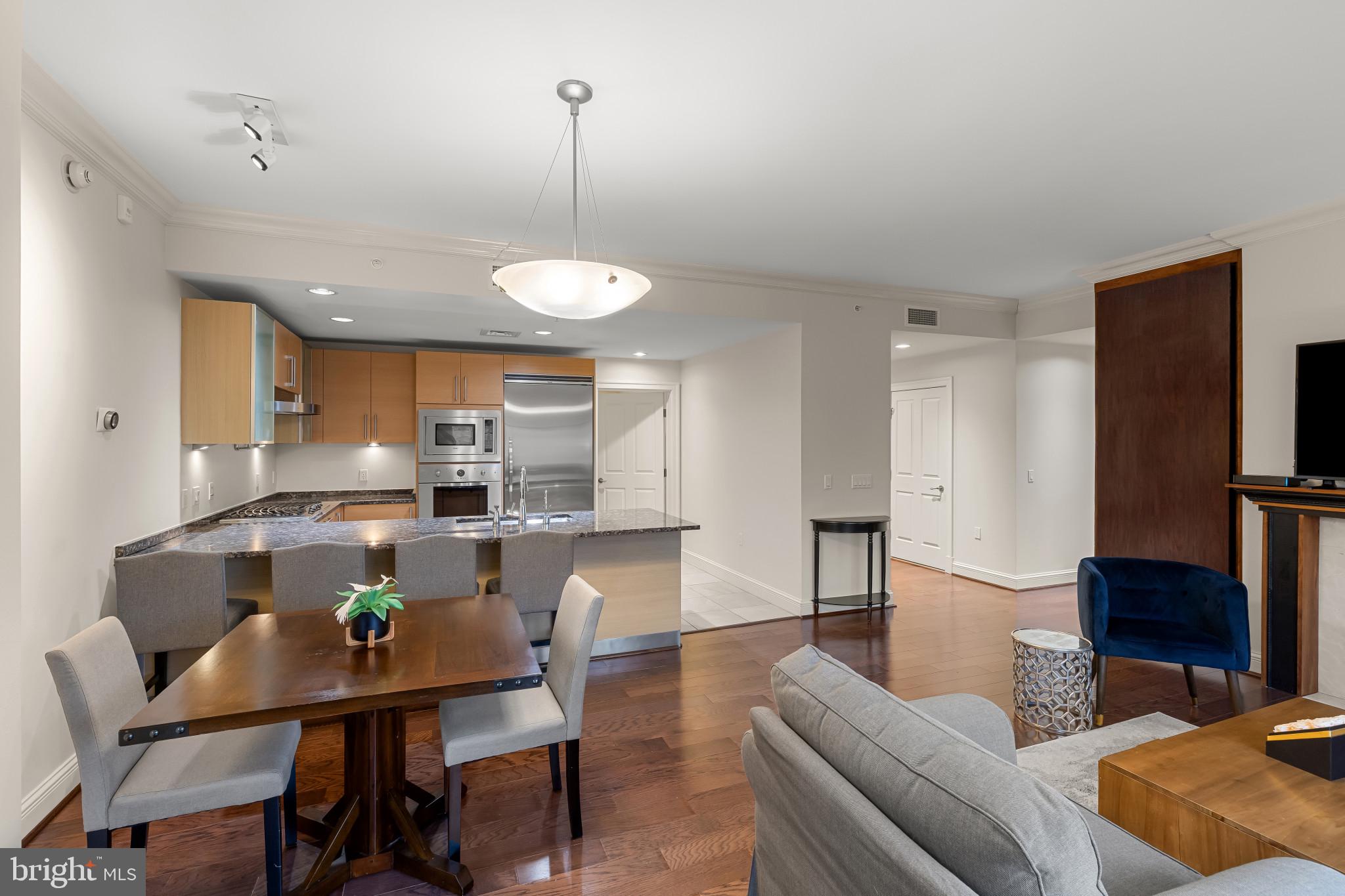 THE RITZ-CARLTON RESIDENCES - Residential Lease