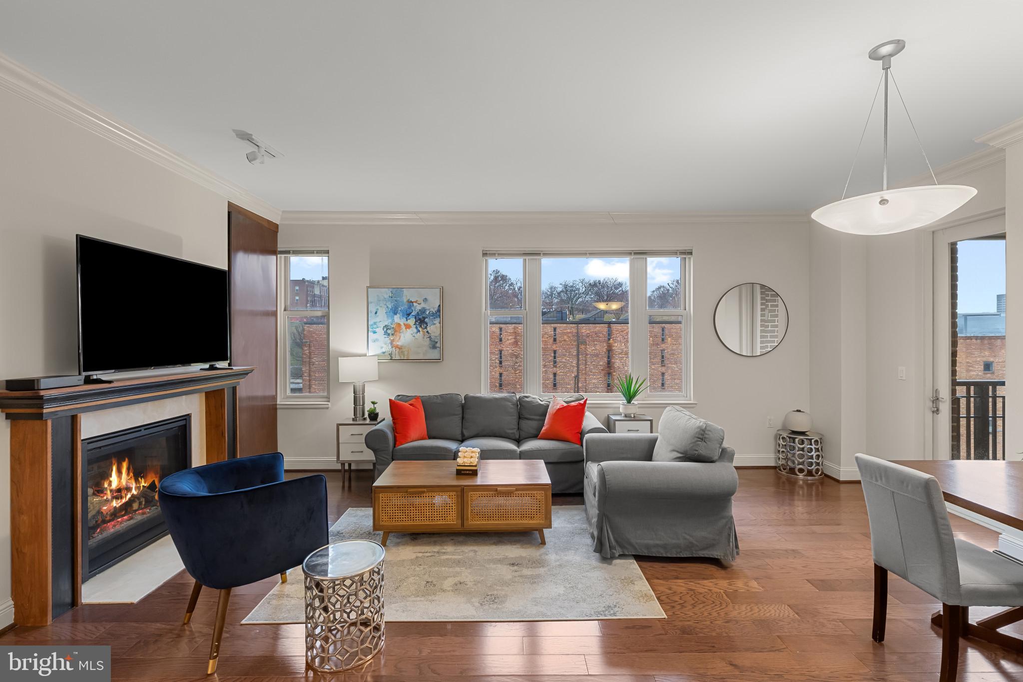 THE RITZ-CARLTON RESIDENCES - Residential Lease