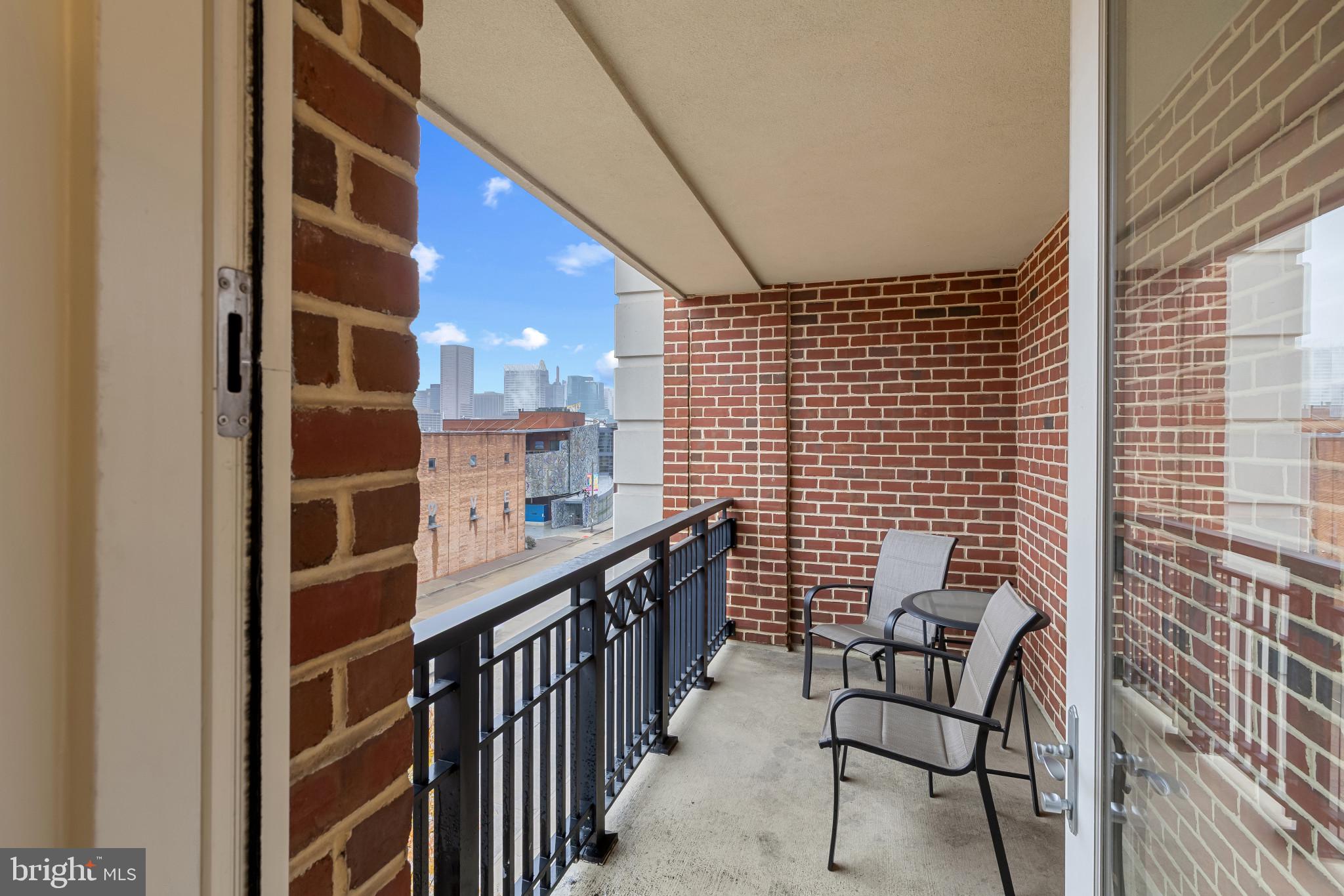 THE RITZ-CARLTON RESIDENCES - Residential Lease