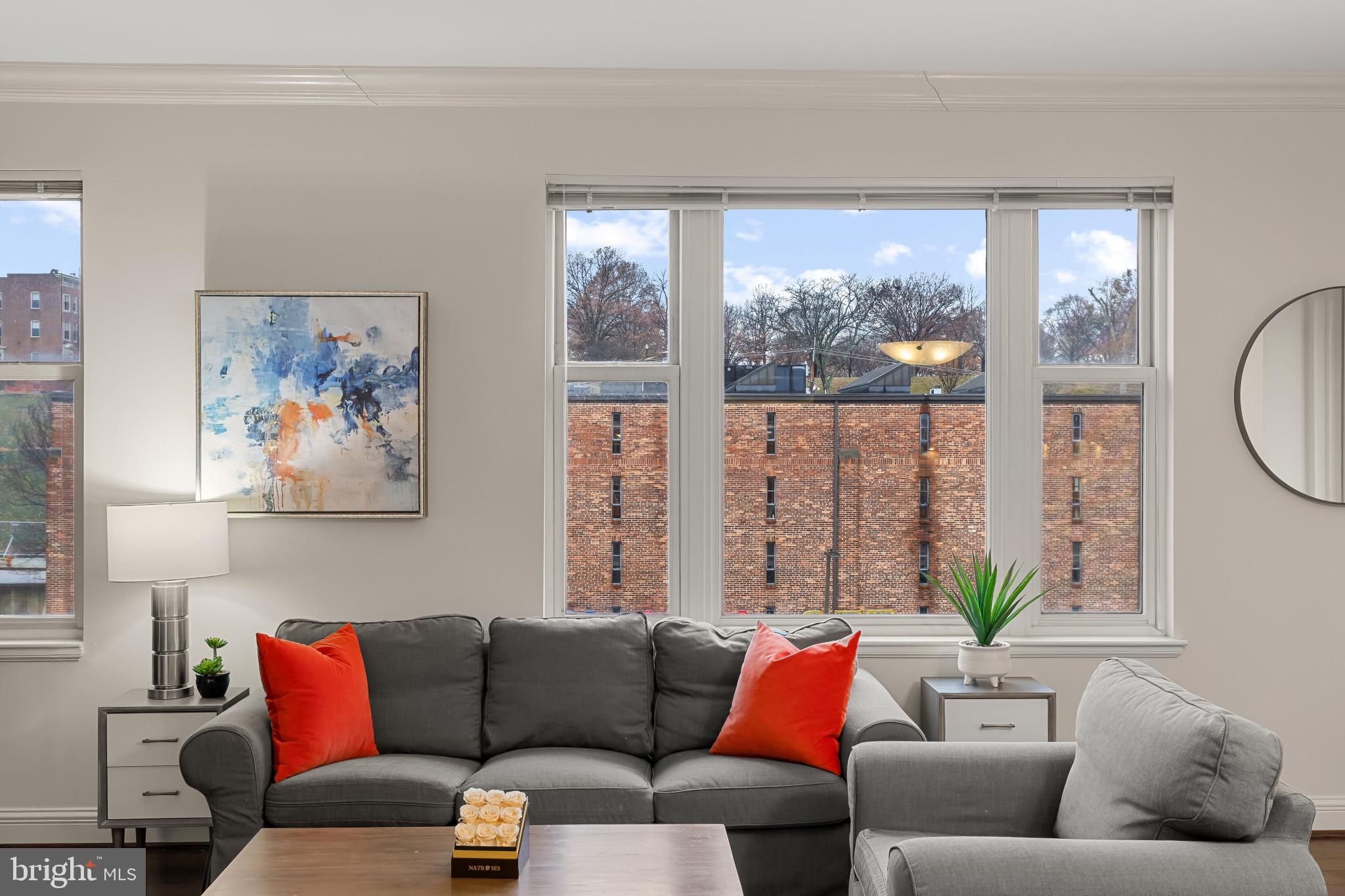 THE RITZ-CARLTON RESIDENCES - Residential Lease