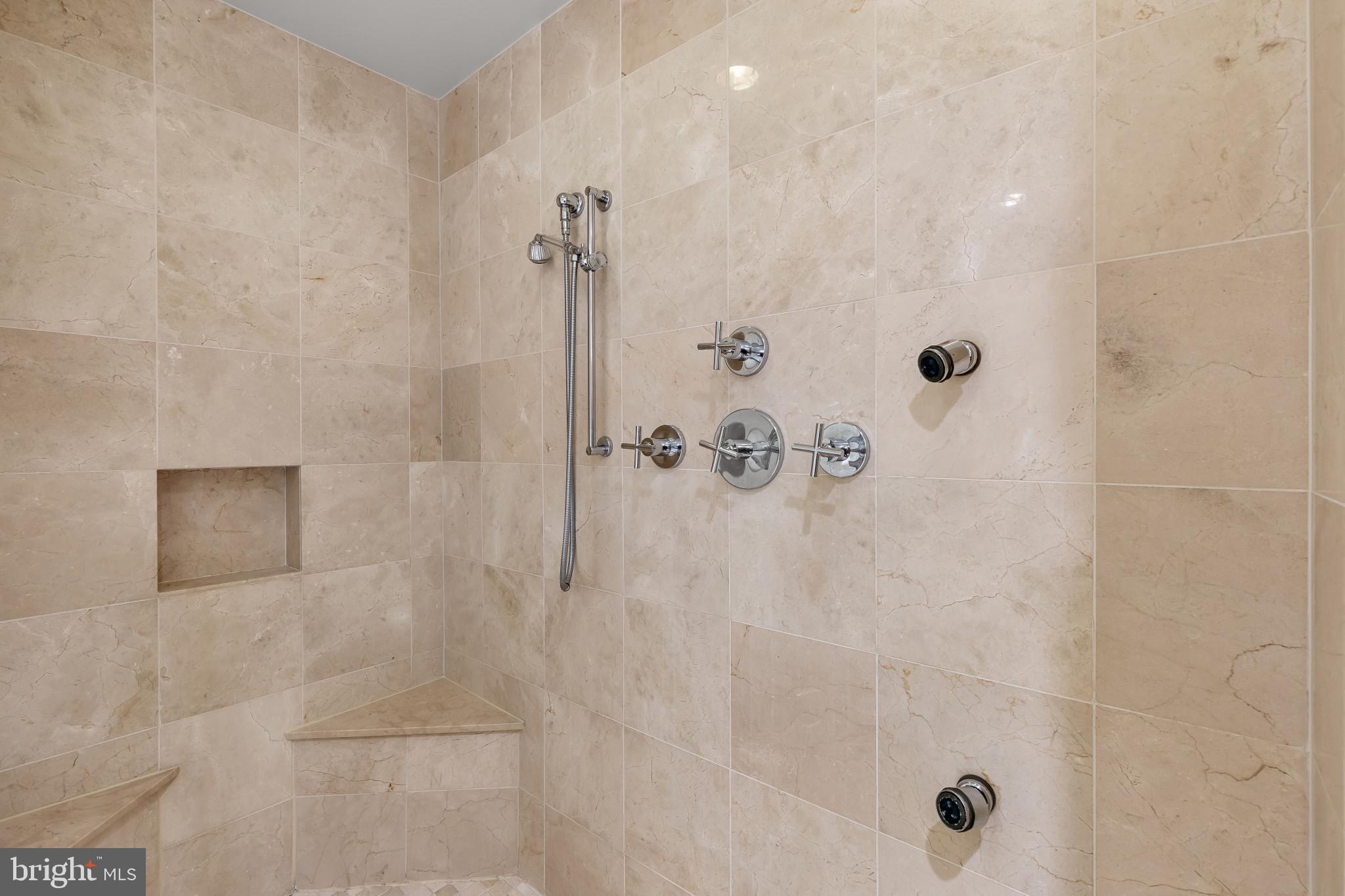 THE RITZ-CARLTON RESIDENCES - Residential Lease