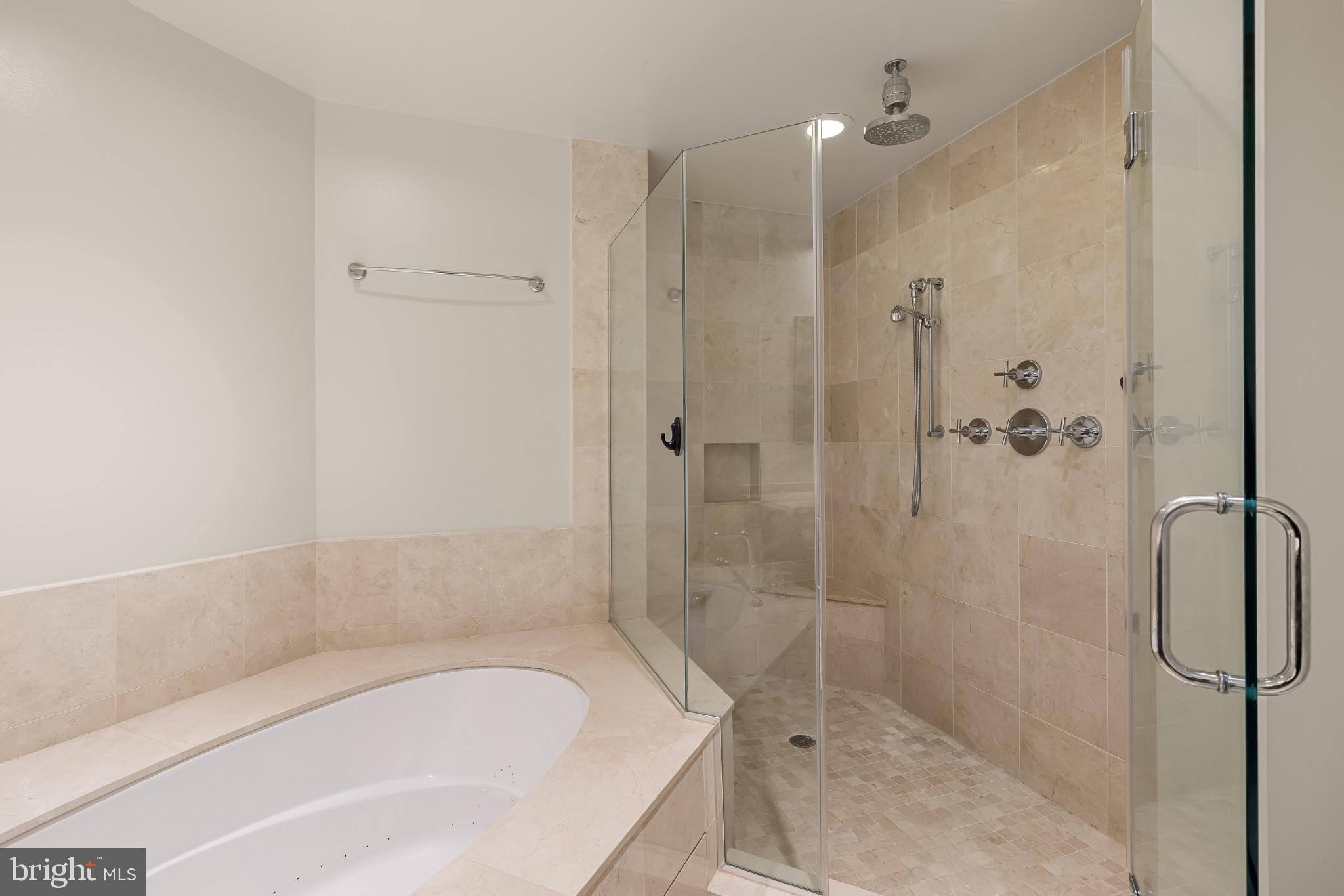 THE RITZ-CARLTON RESIDENCES - Residential Lease