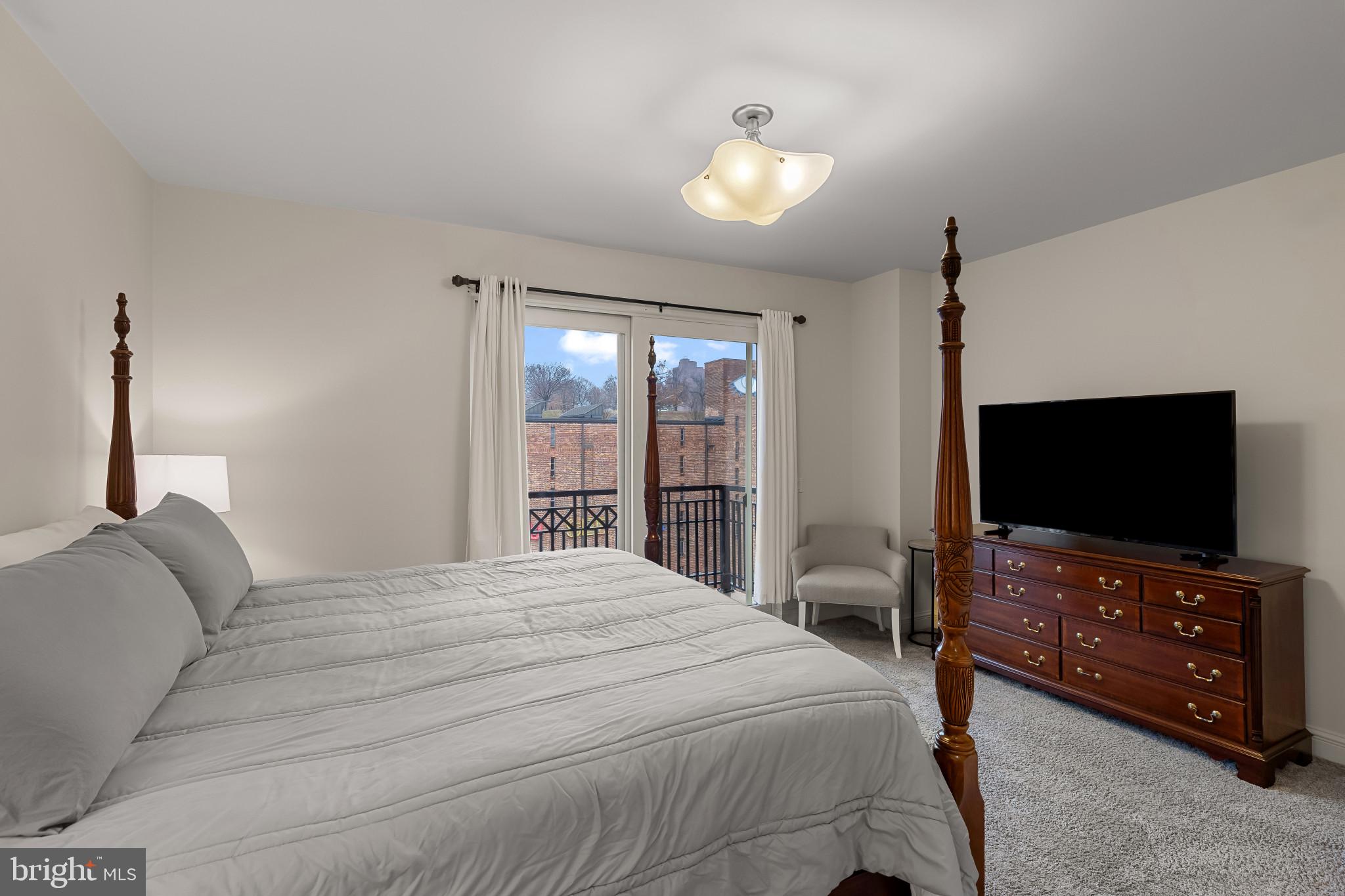 THE RITZ-CARLTON RESIDENCES - Residential Lease