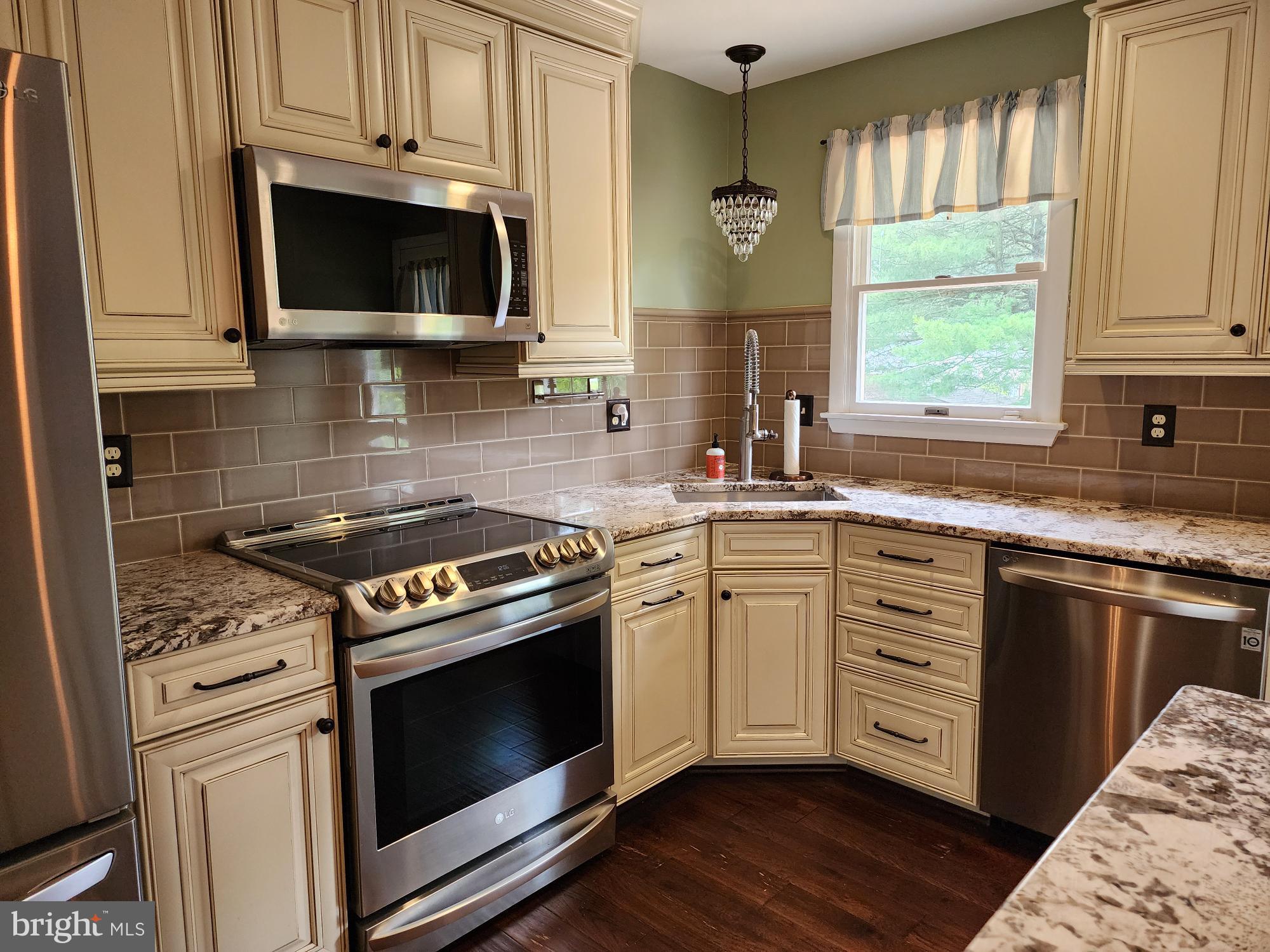 HILLENDALE FARMS - Residential