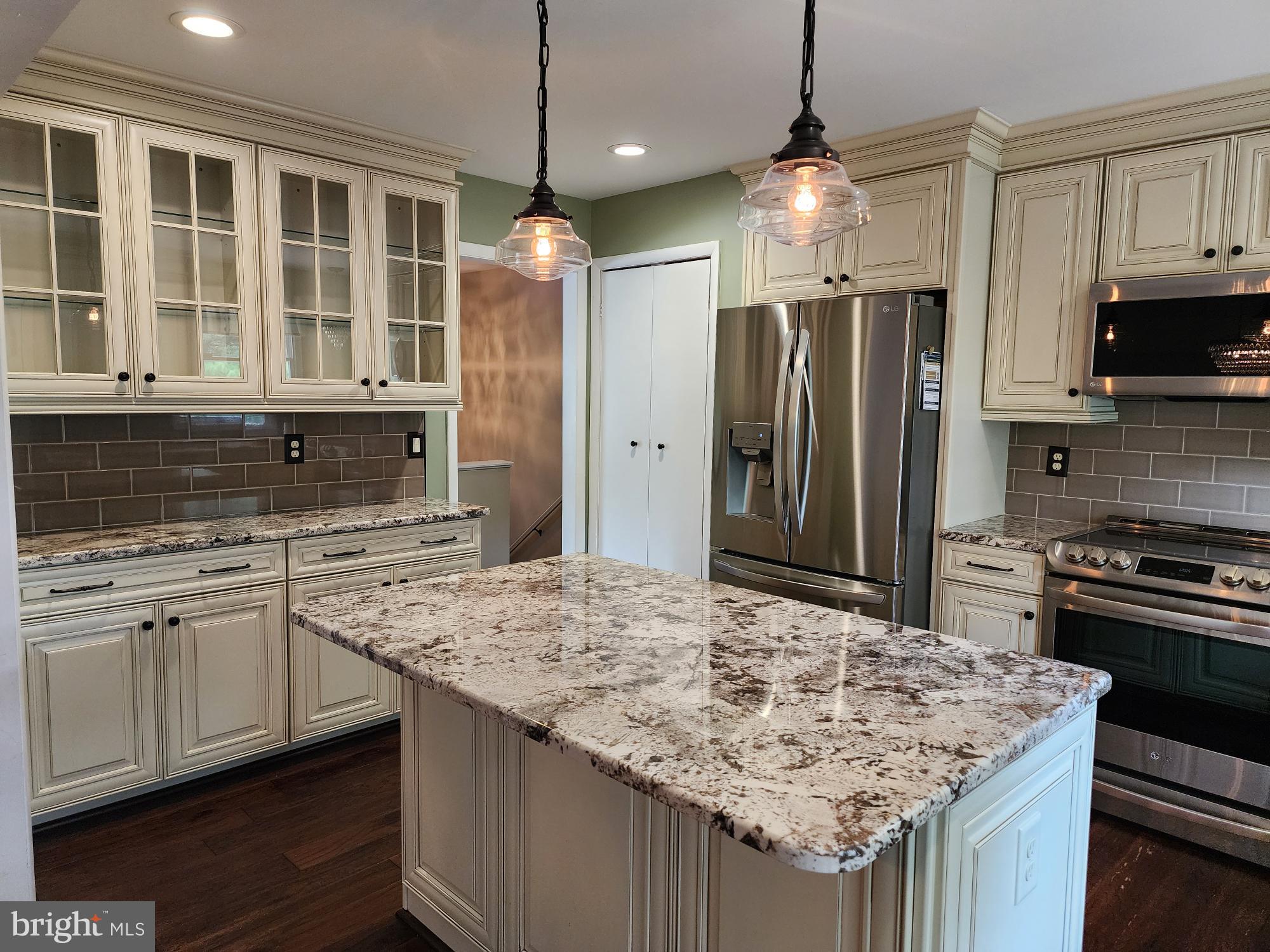 HILLENDALE FARMS - Residential
