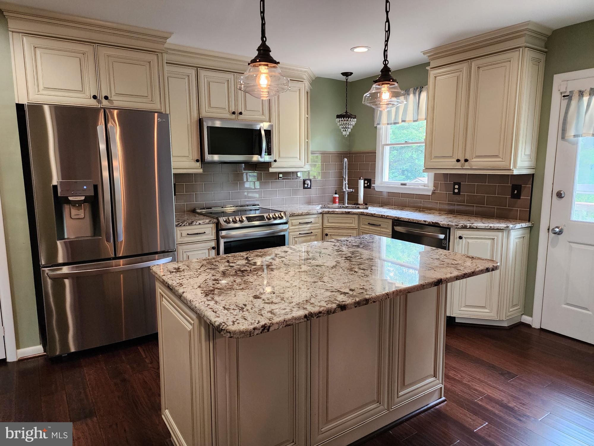HILLENDALE FARMS - Residential