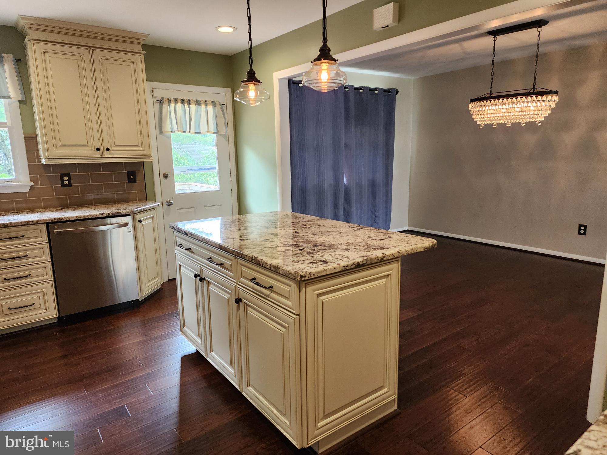 HILLENDALE FARMS - Residential