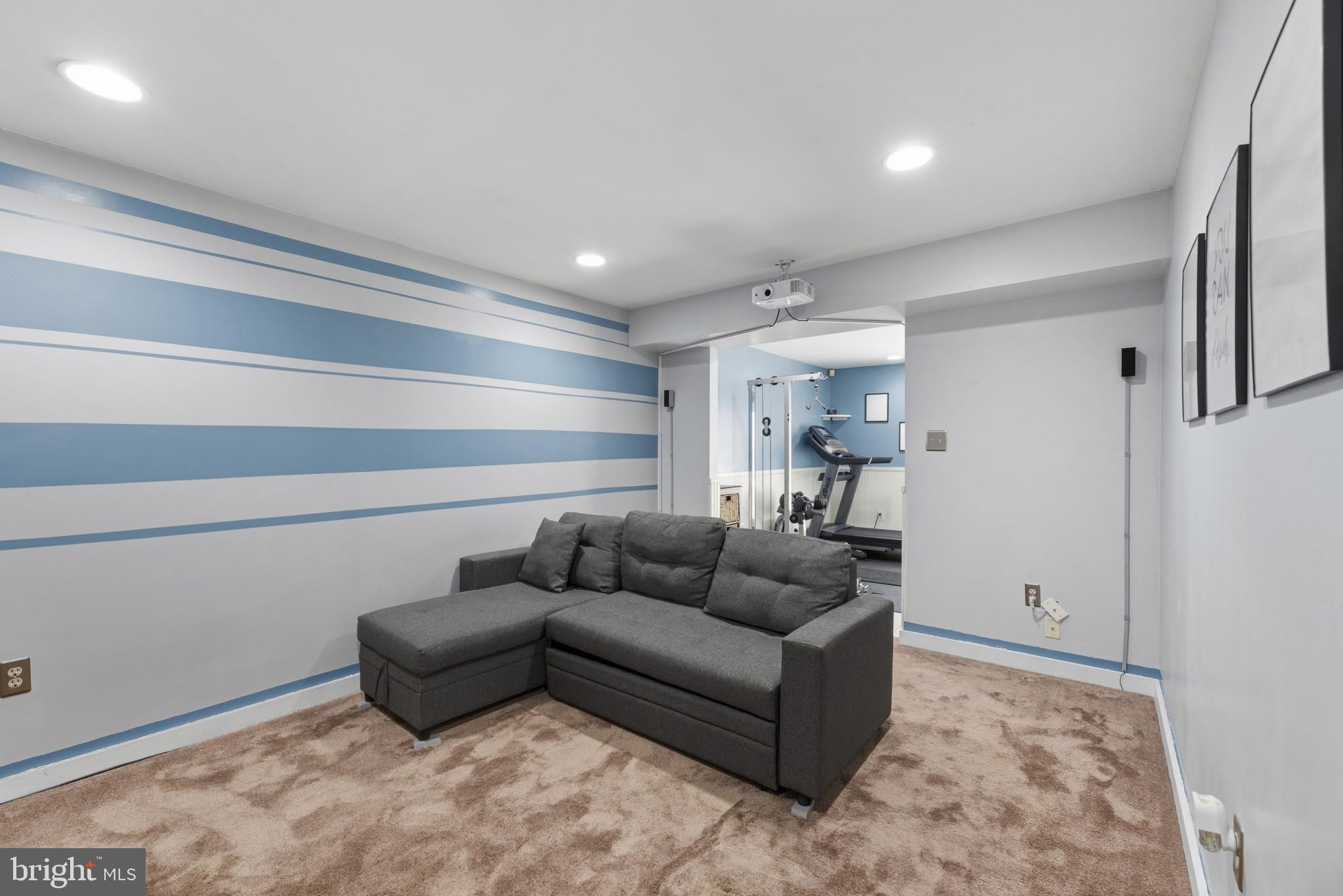 VICTORIA STATION - Residential