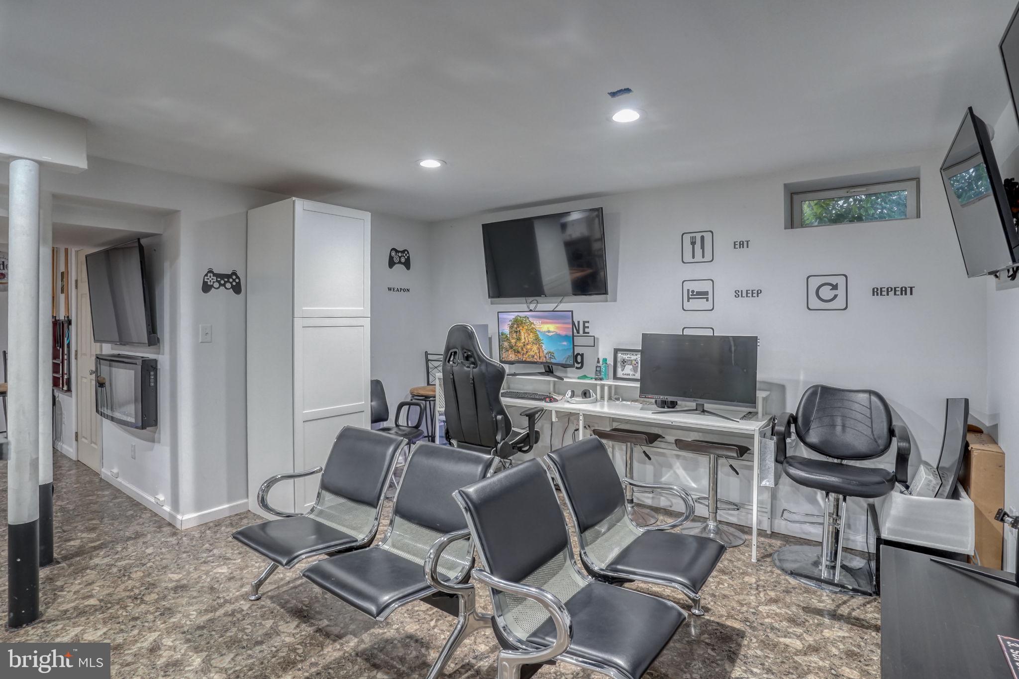 PINEHURST VILLAGE - Residential