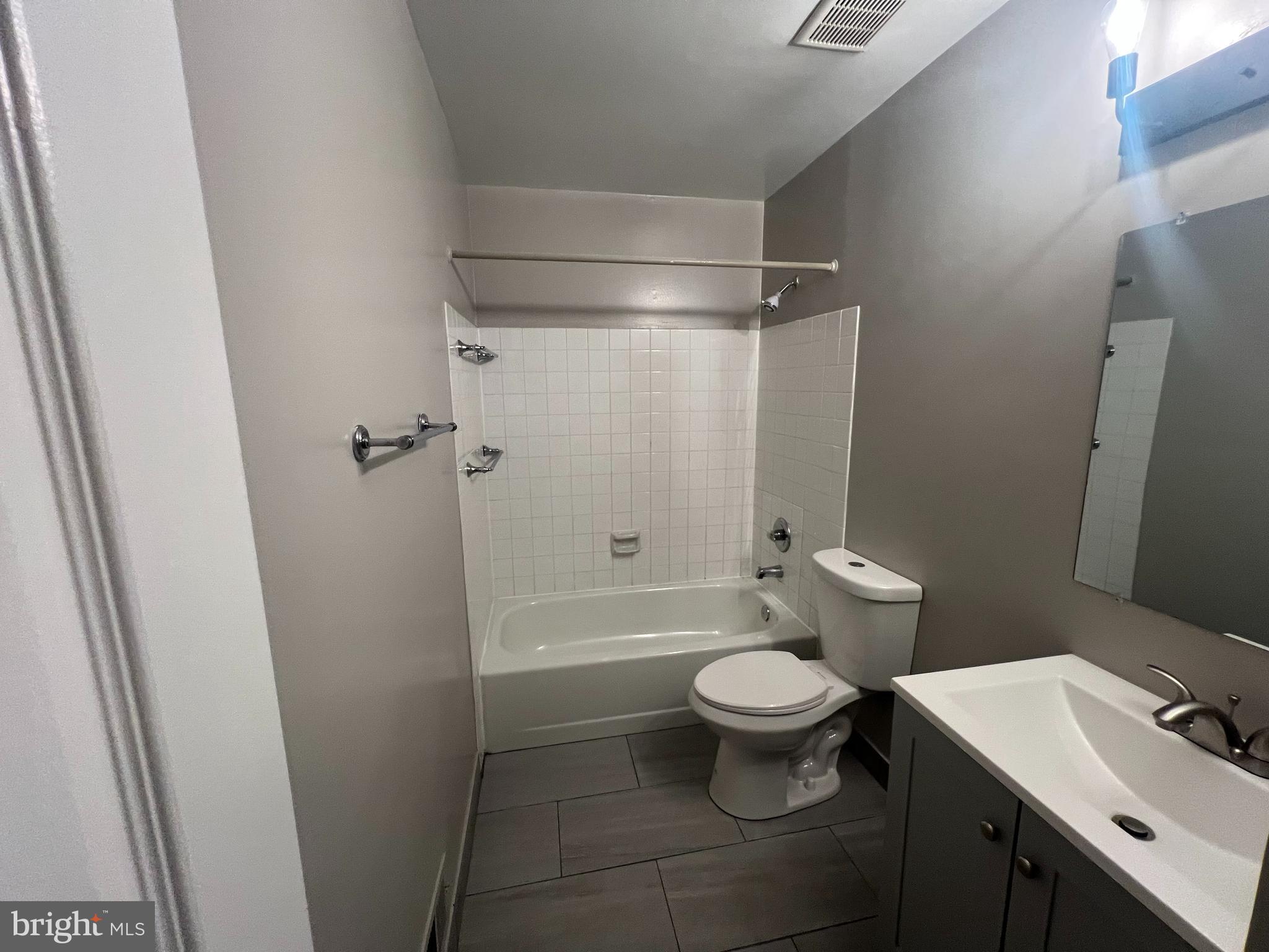 WHISKEY BOTTOM SQUARE - Residential Lease