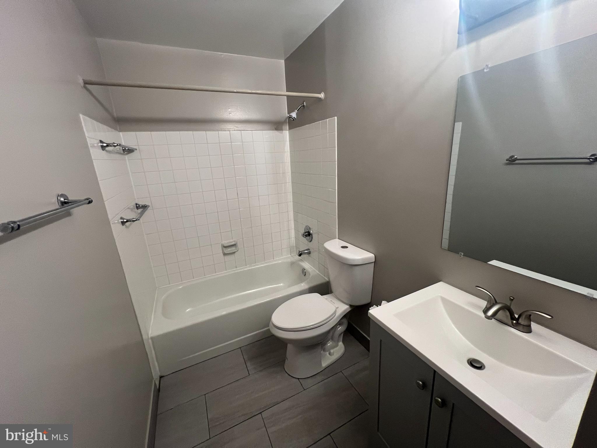 WHISKEY BOTTOM SQUARE - Residential Lease