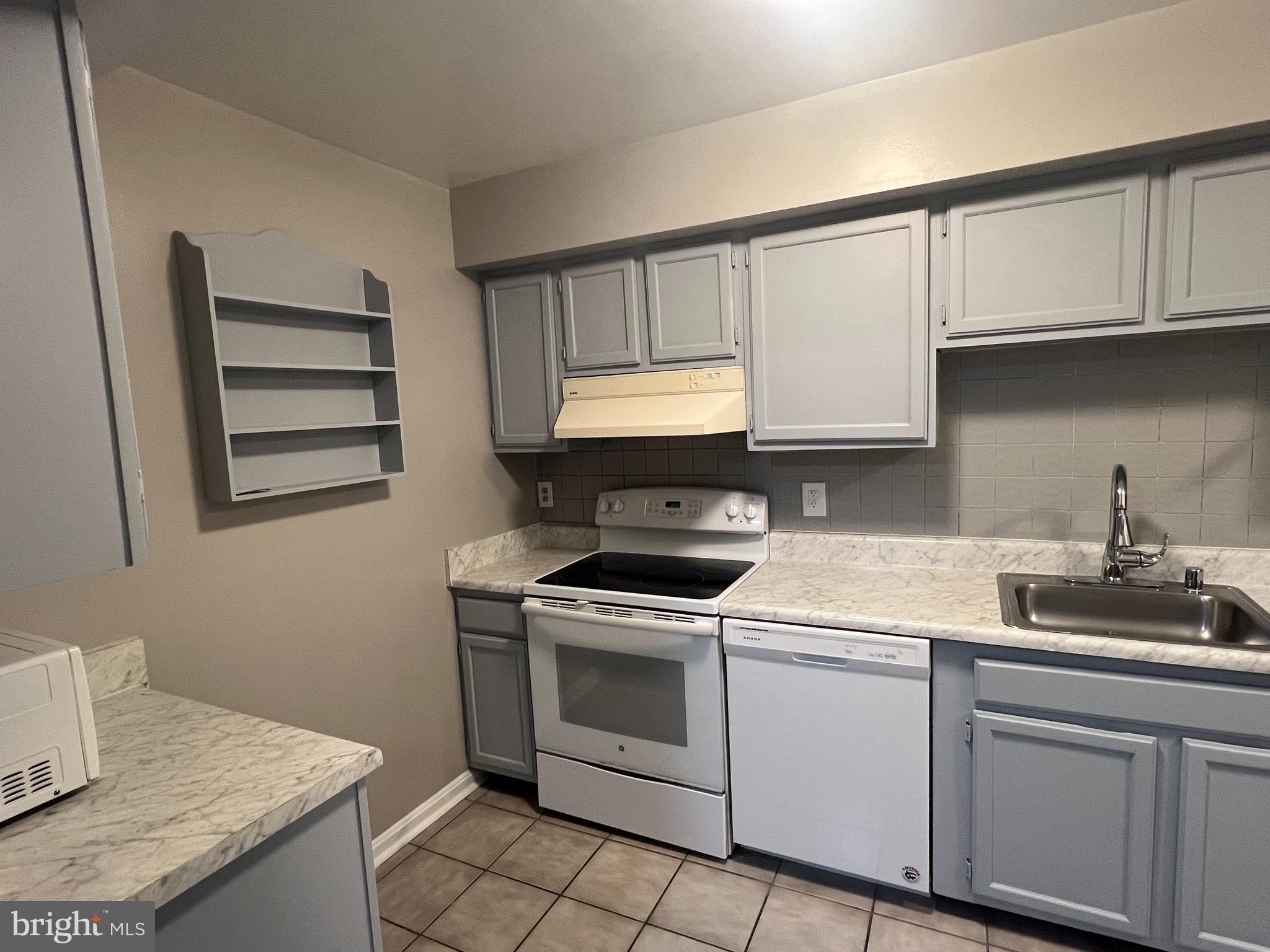 WHISKEY BOTTOM SQUARE - Residential Lease