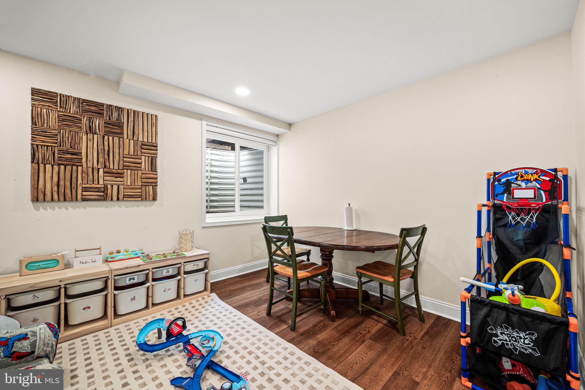 WINDSOR RIDGE - Residential