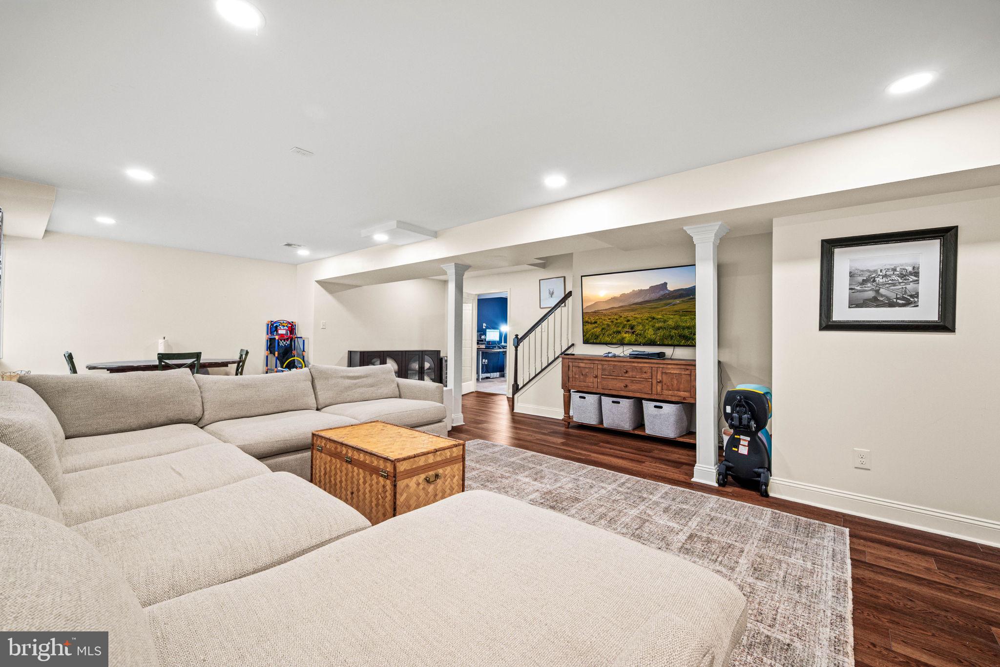 WINDSOR RIDGE - Residential