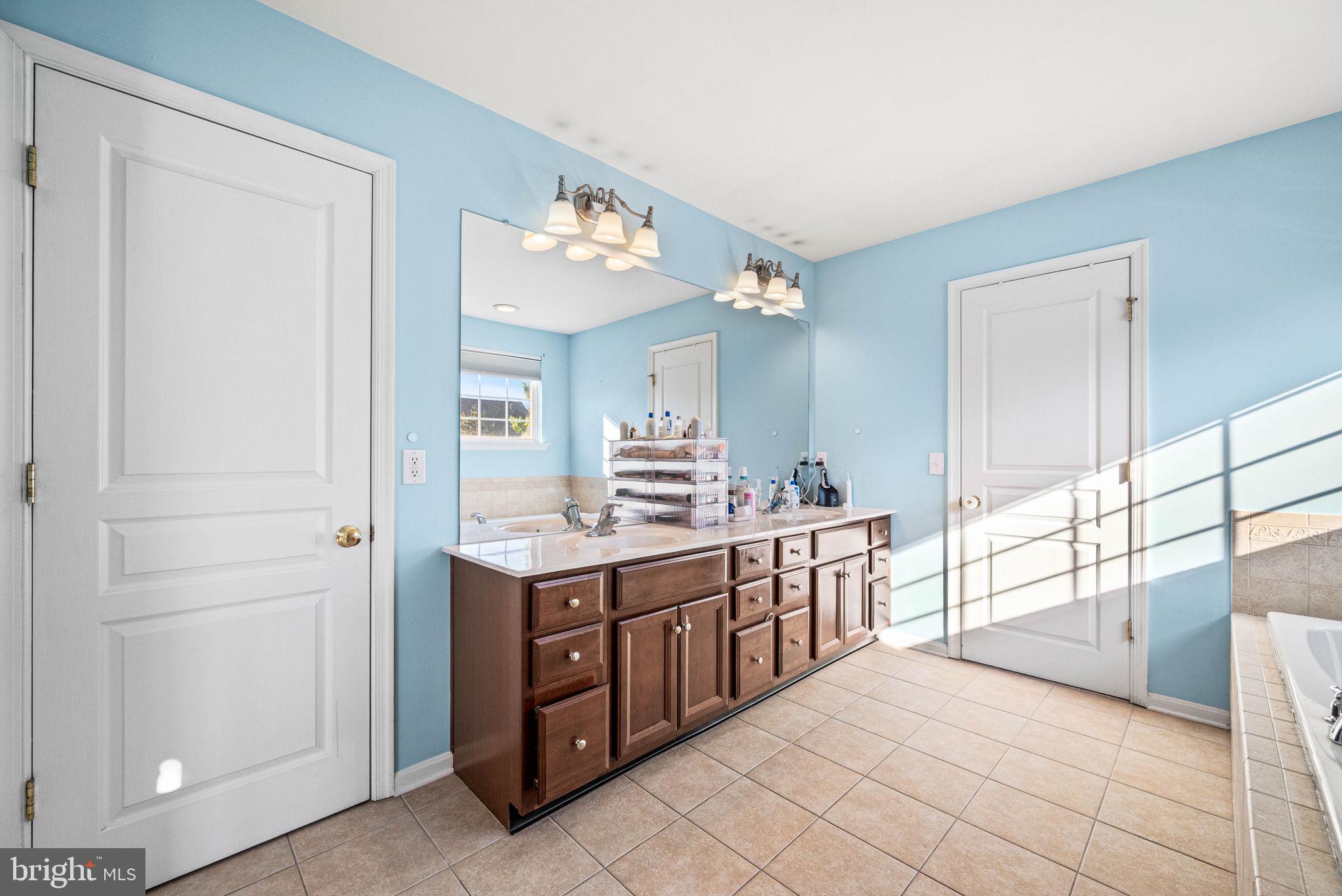 WINDSOR RIDGE - Residential