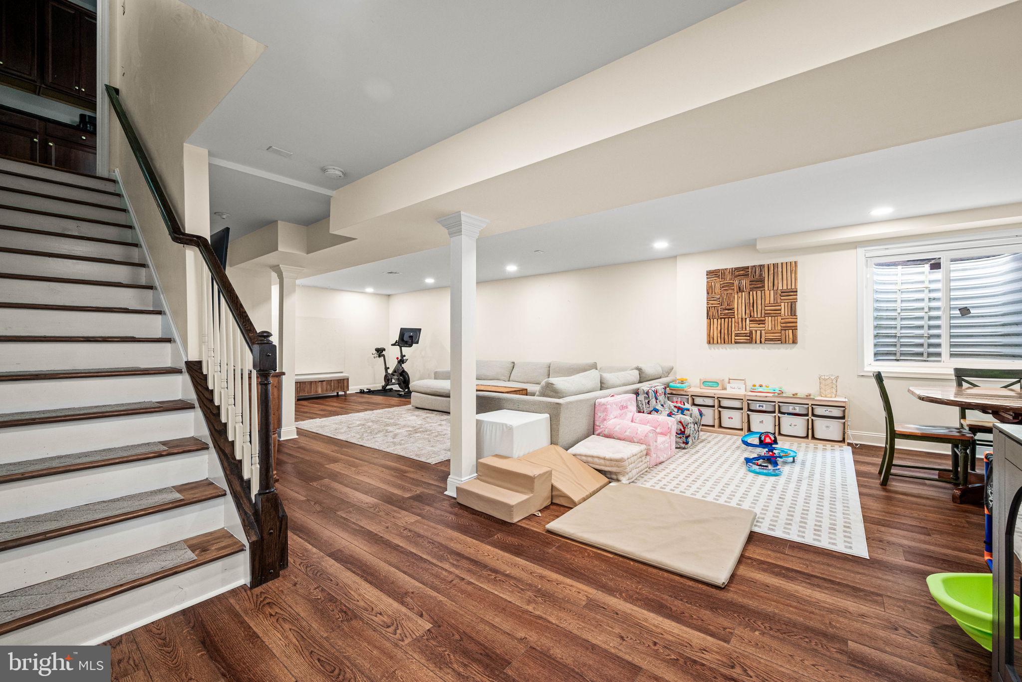 WINDSOR RIDGE - Residential