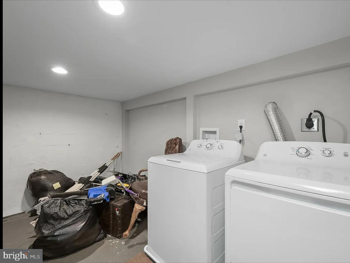 HIGHLANDTOWN - Residential Lease