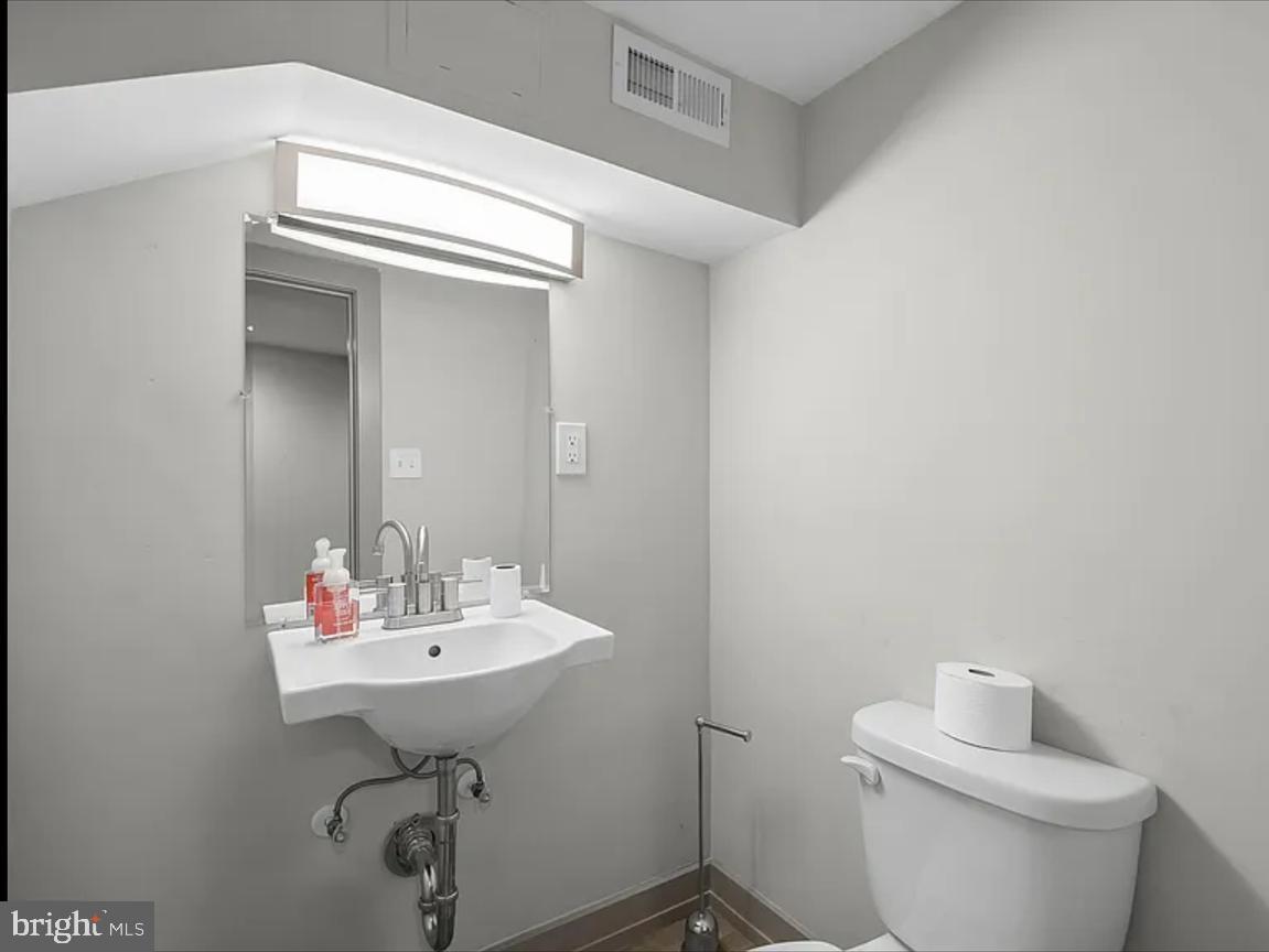 HIGHLANDTOWN - Residential Lease