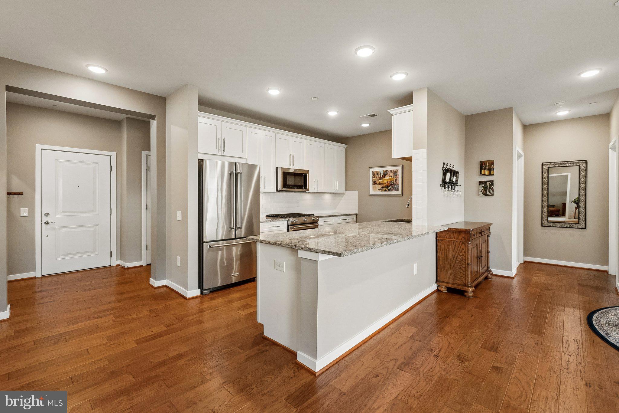 3989 NORTON PLACE 402