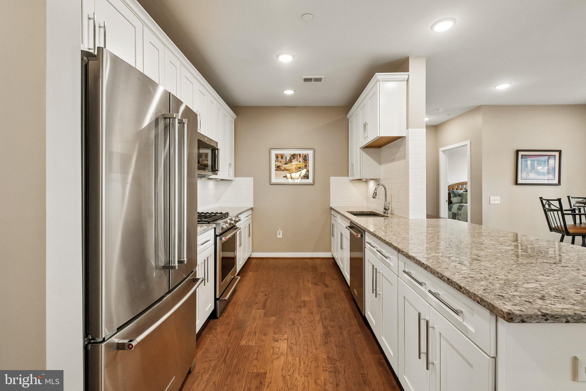3989 NORTON PLACE 402