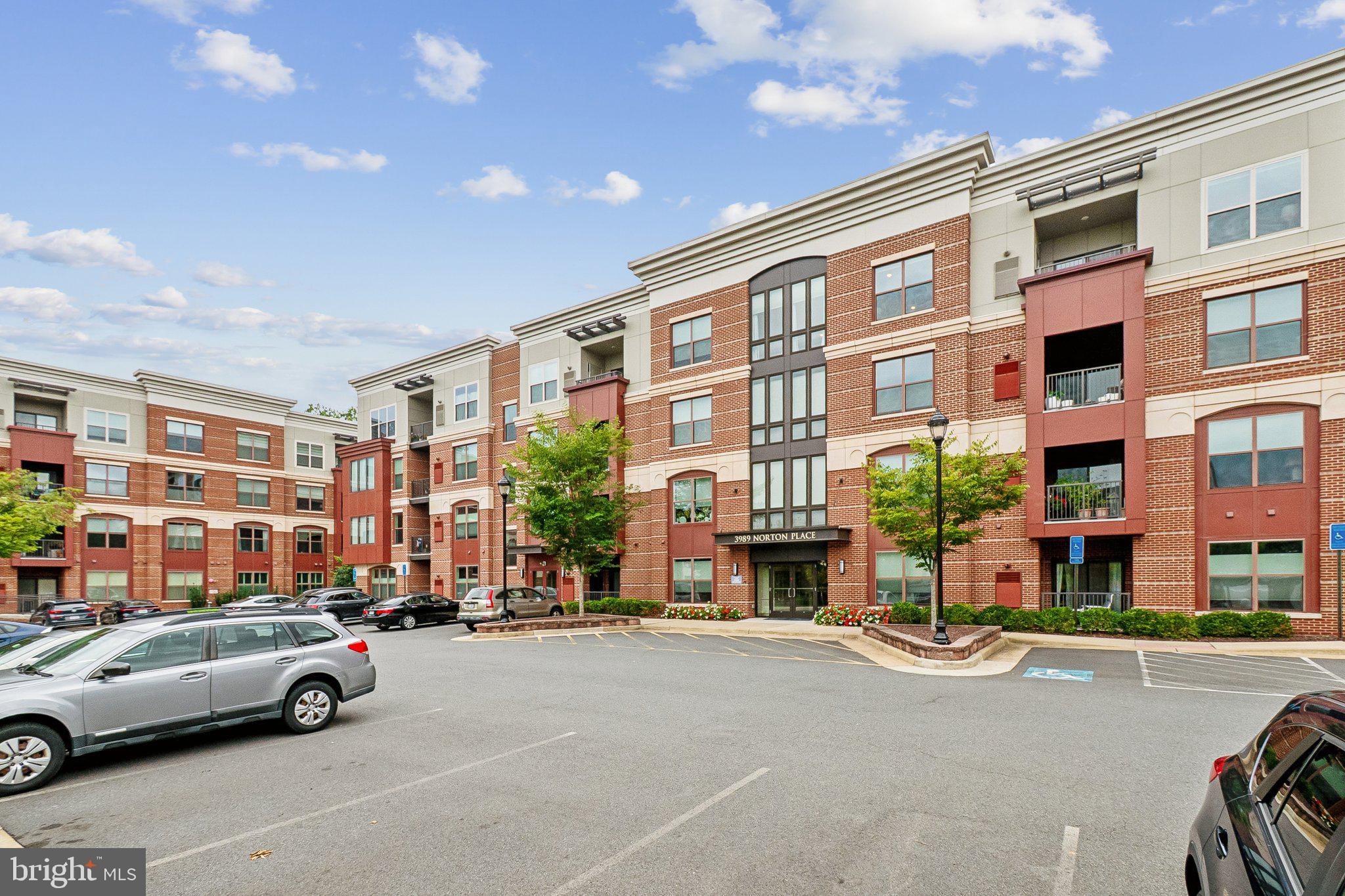 3989 NORTON PLACE 402