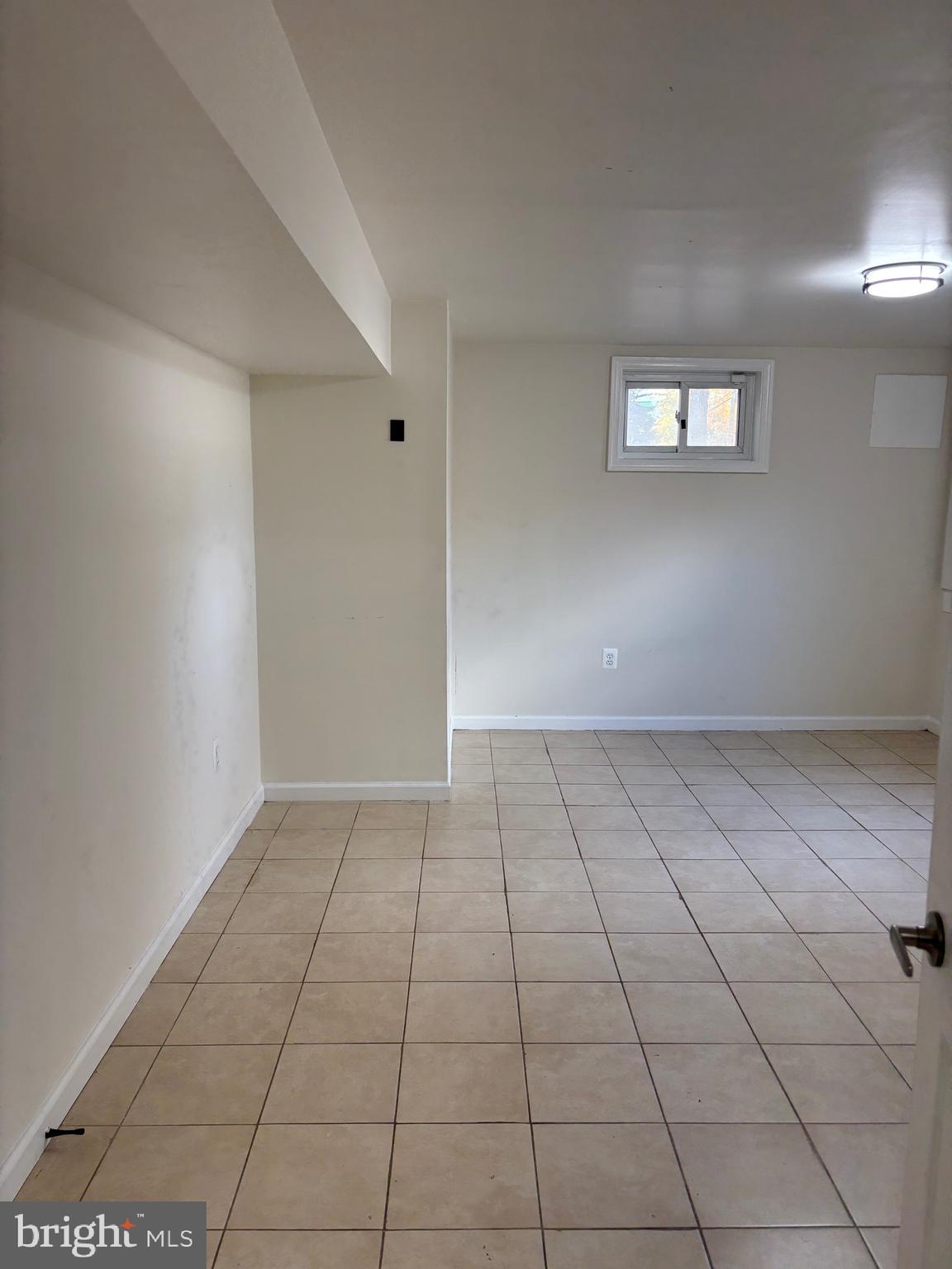 SKYLINE 1ST ADDN - Residential Lease