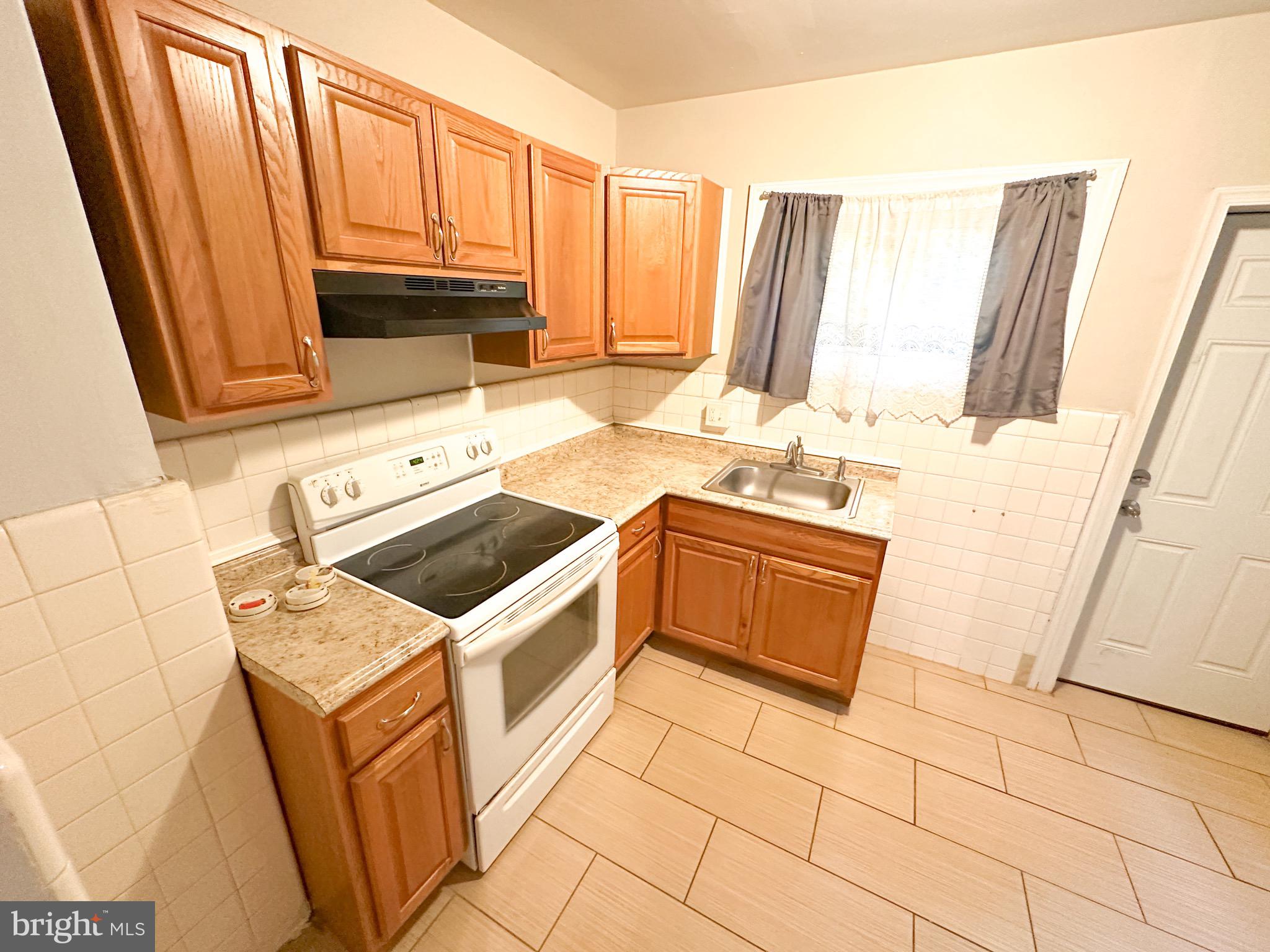 STRAWBERRY MANSION - Residential Income