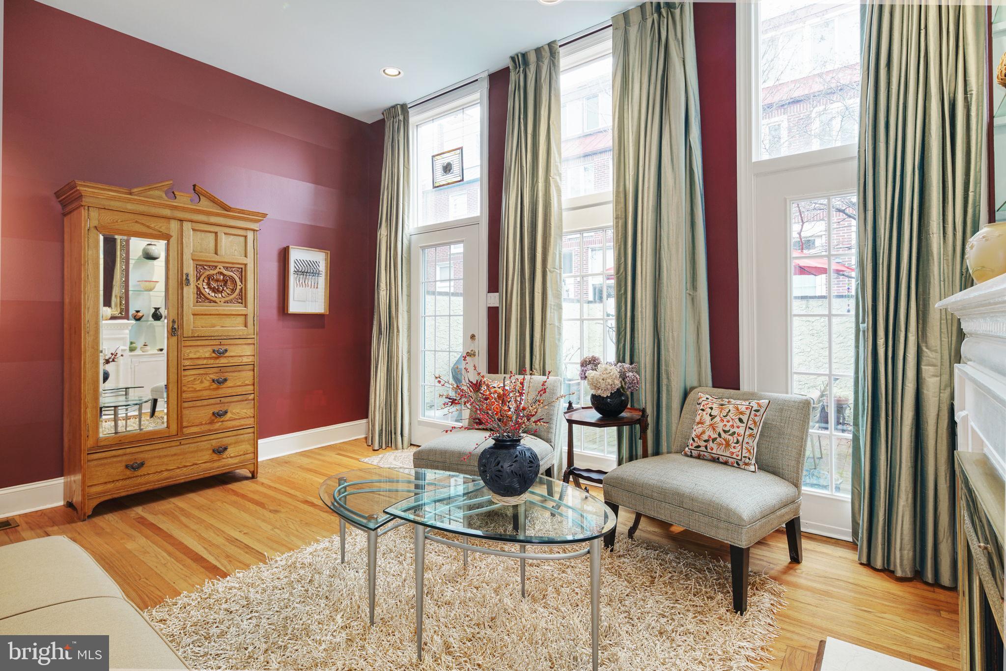 SOCIETY HILL - Residential