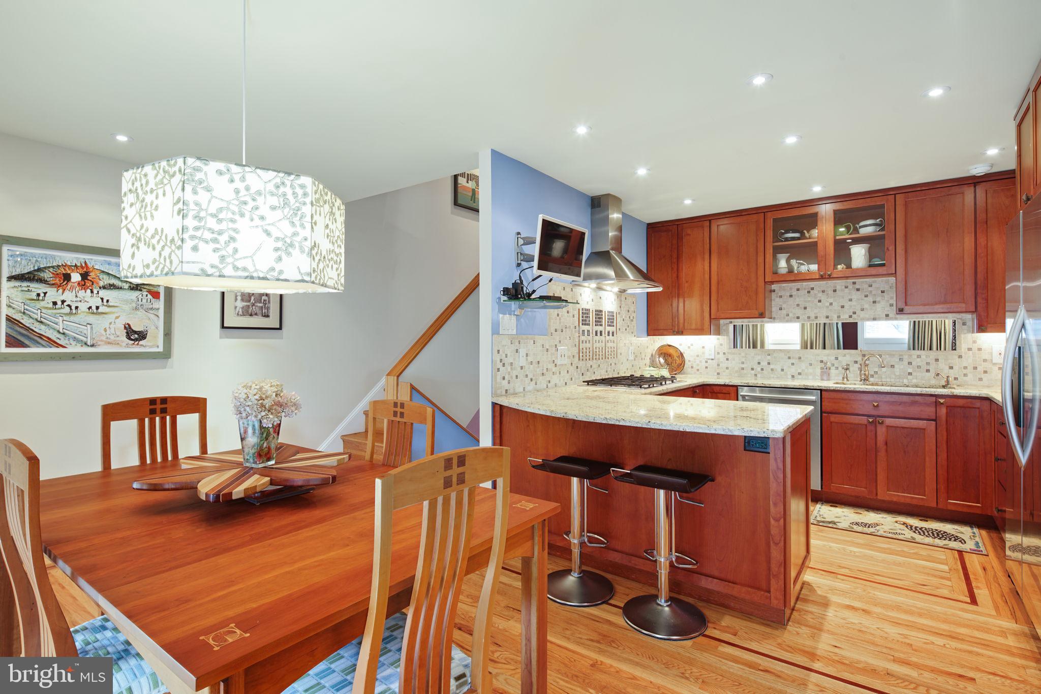 SOCIETY HILL - Residential