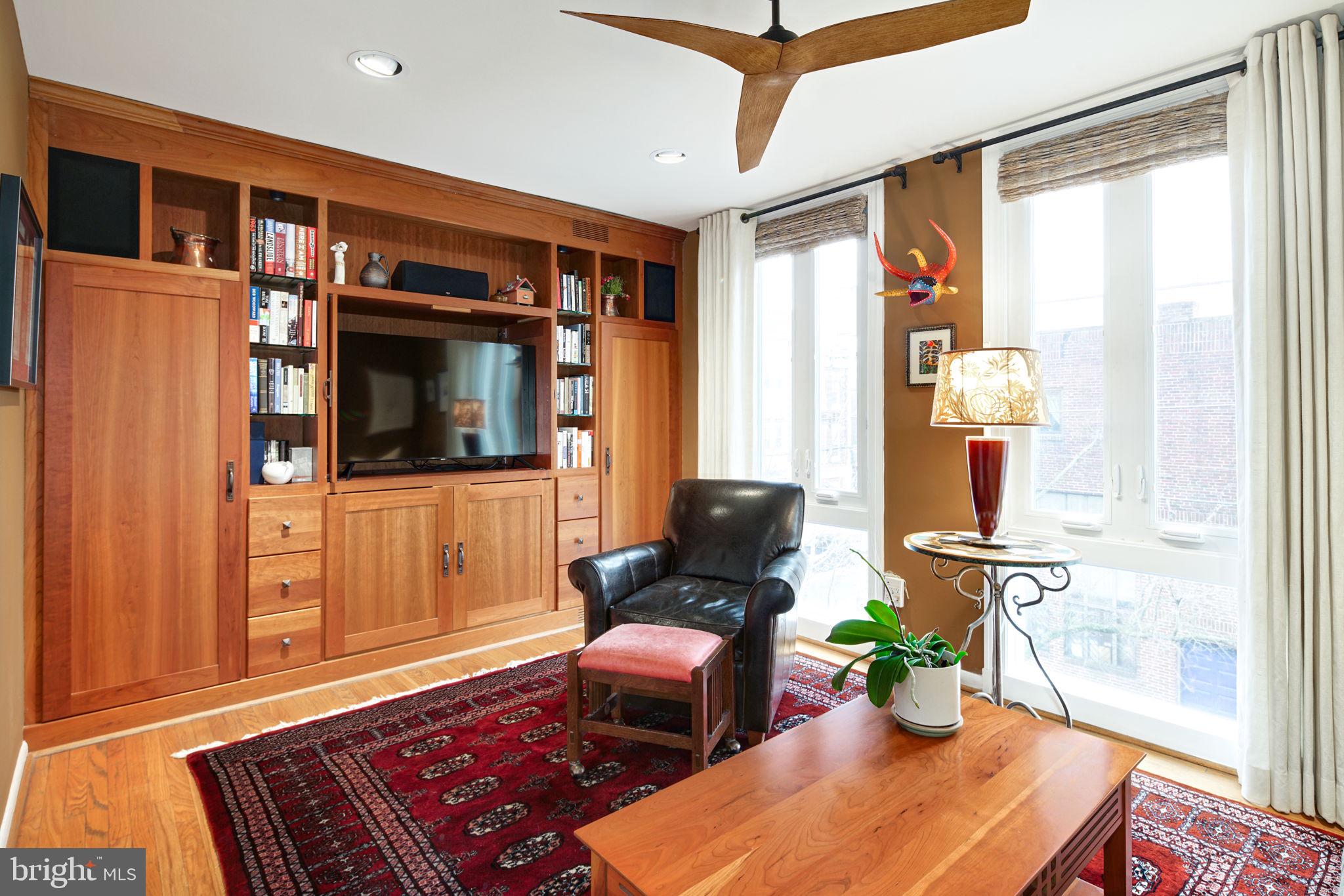 SOCIETY HILL - Residential