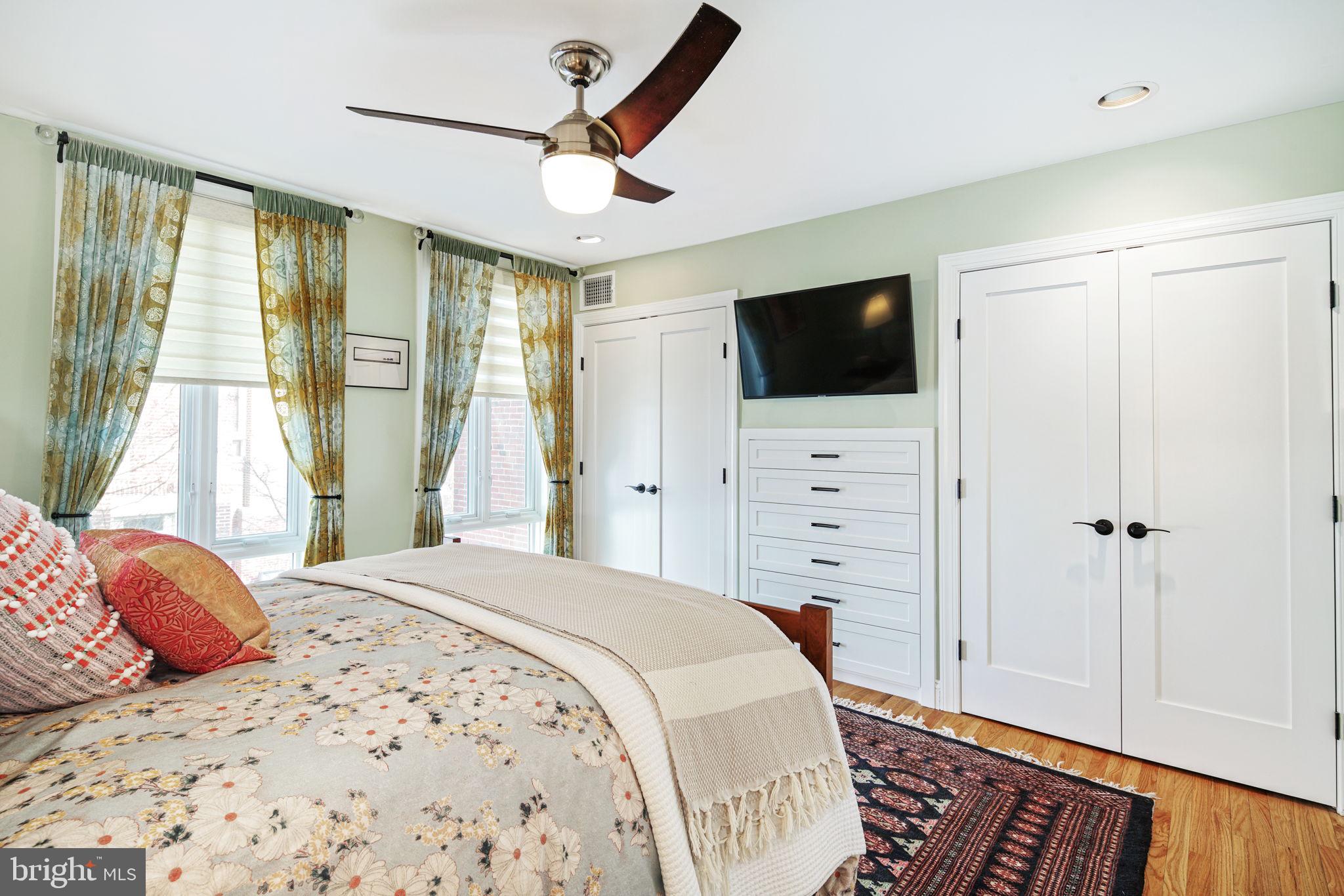 SOCIETY HILL - Residential