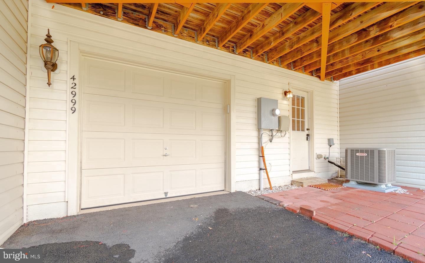 ESTATES AT ELK RUN - Residential Lease