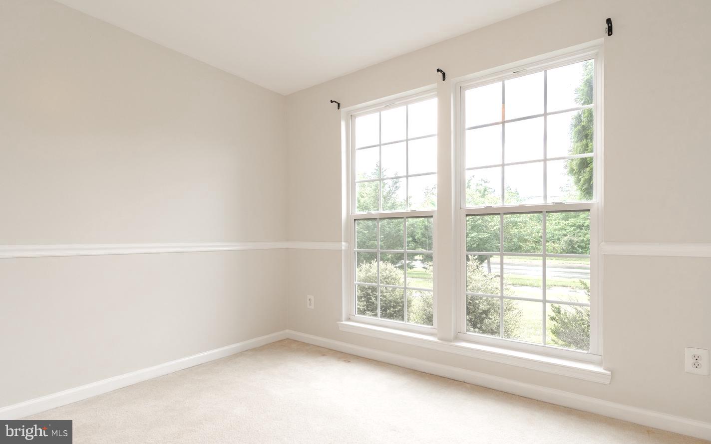 ESTATES AT ELK RUN - Residential Lease