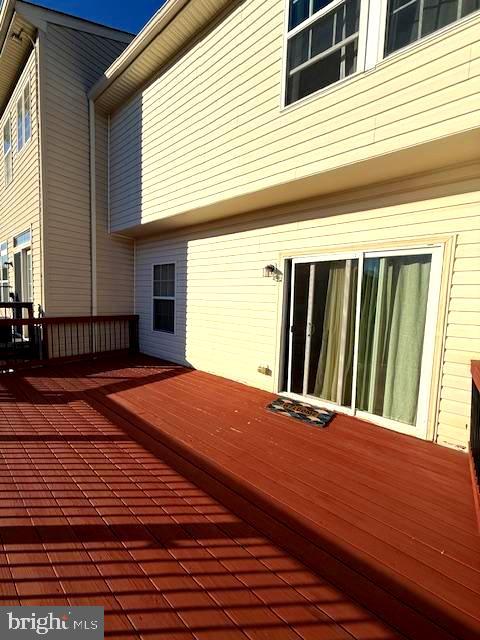 ESTATES AT ELK RUN - Residential Lease