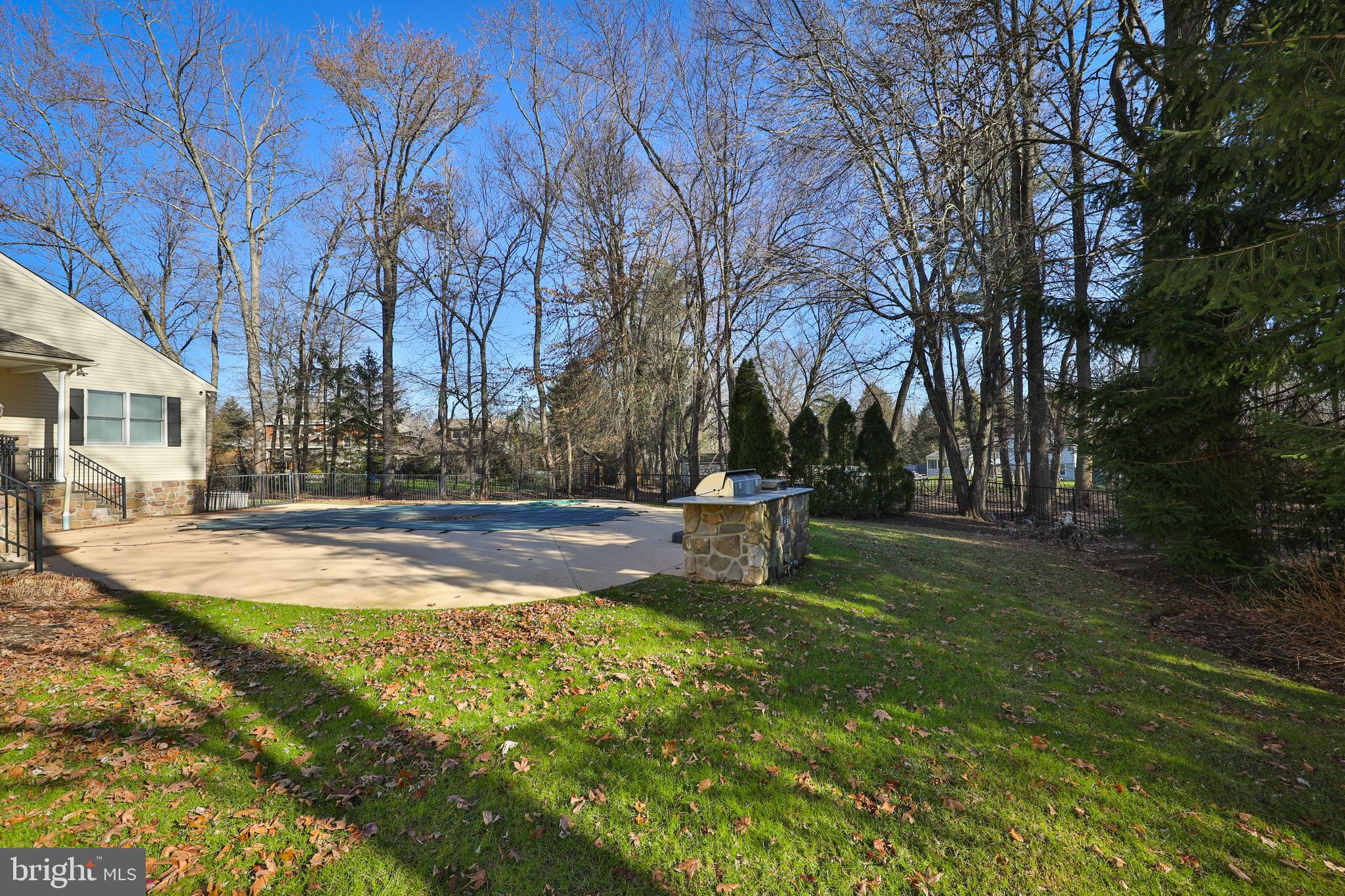 WOODED POND - Residential