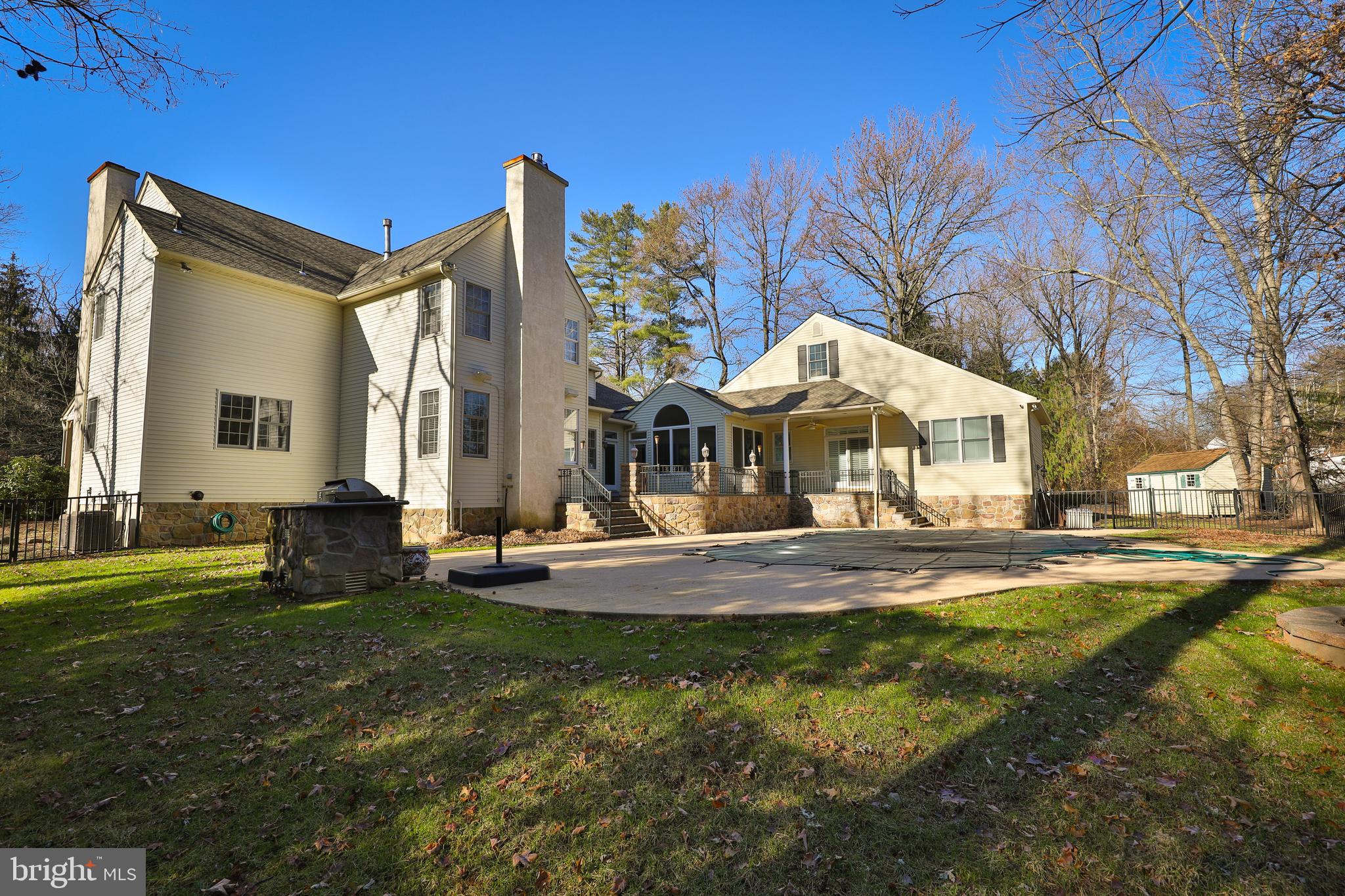 WOODED POND - Residential