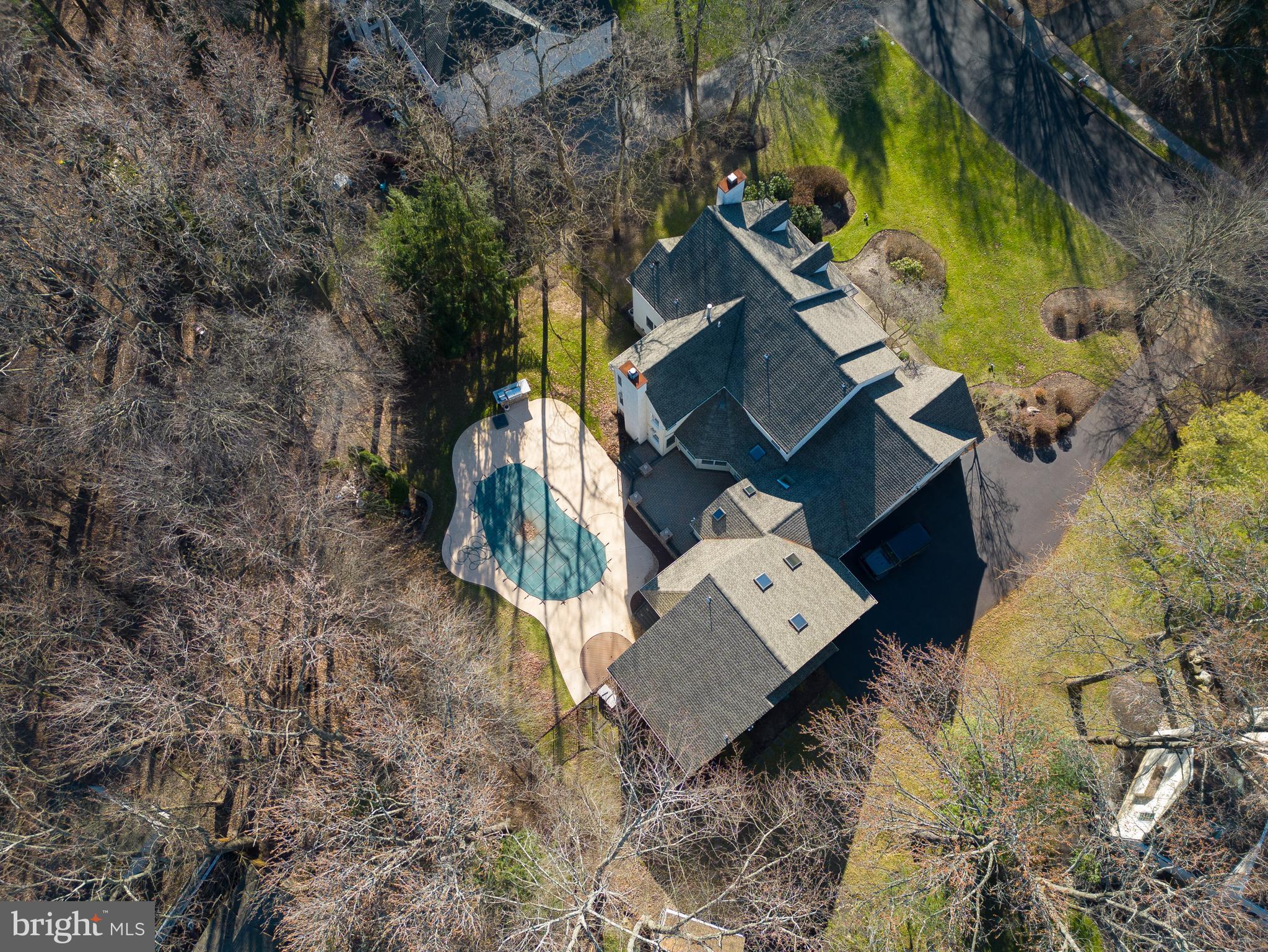 WOODED POND - Residential