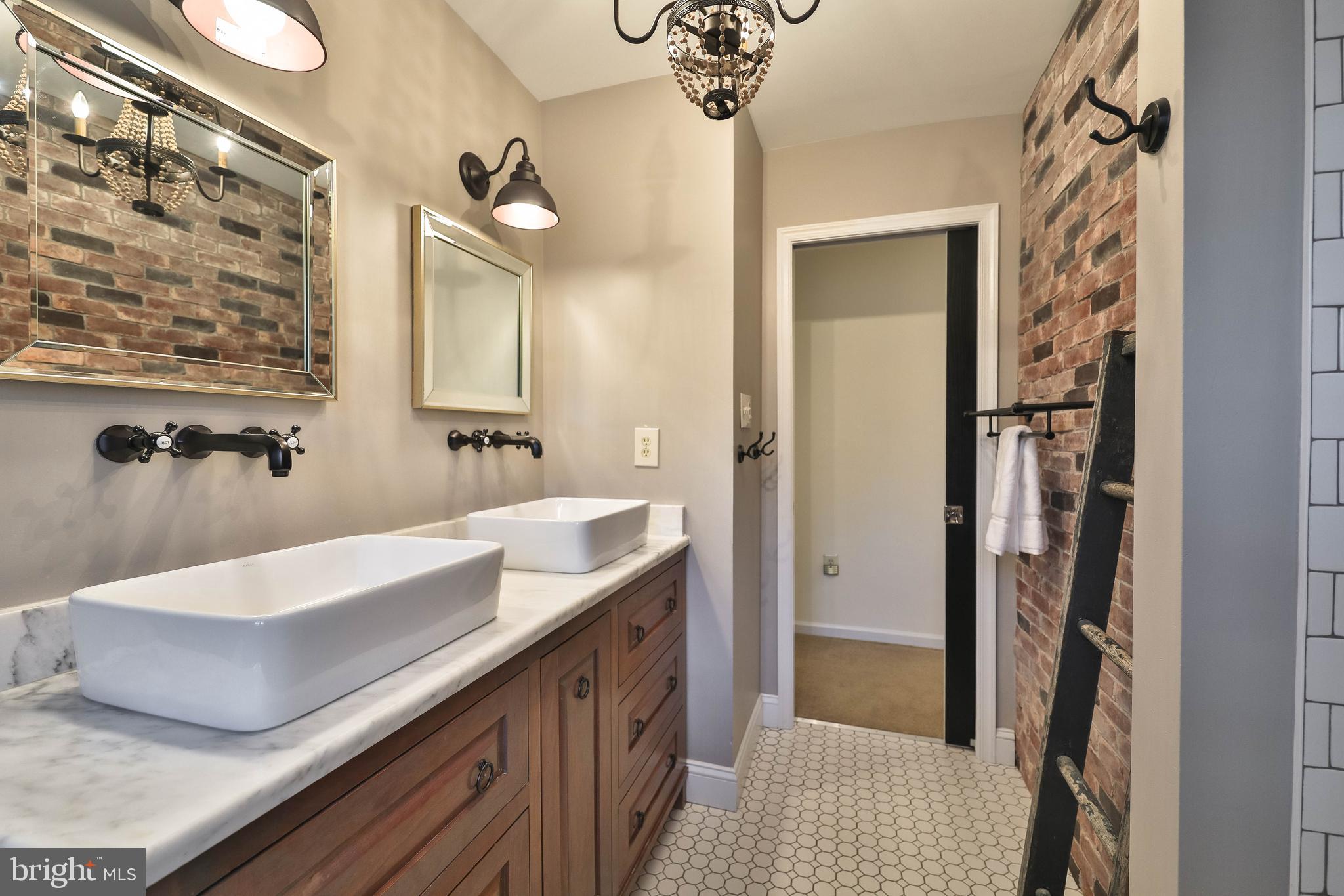 WOODED POND - Residential