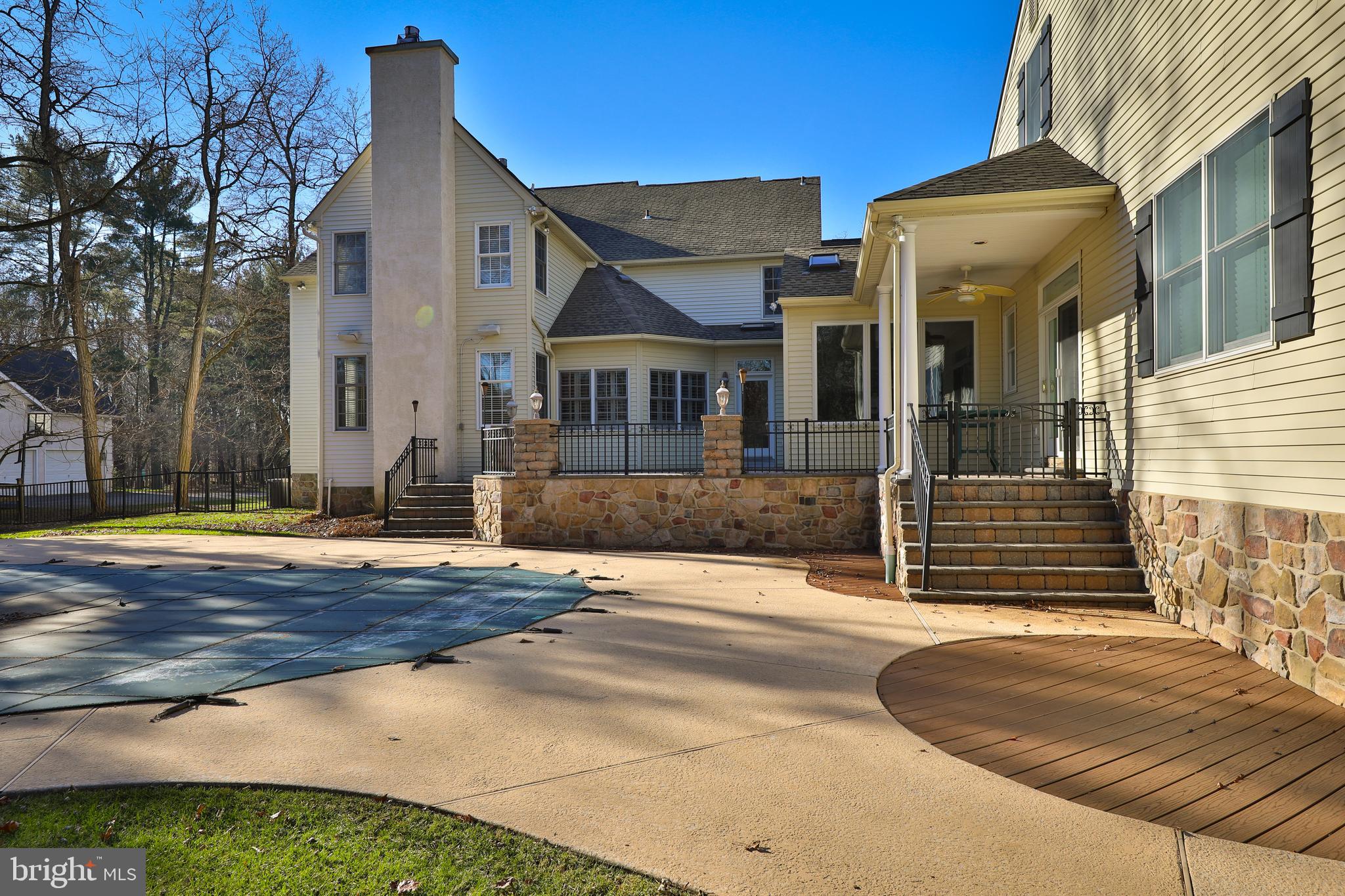 WOODED POND - Residential