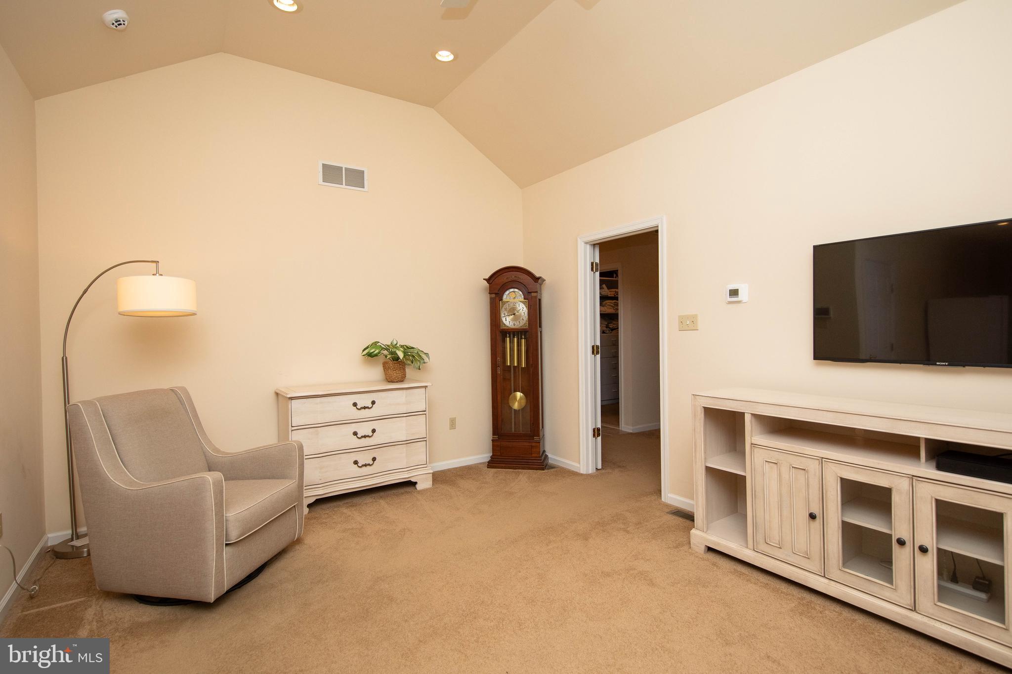 WOODED POND - Residential