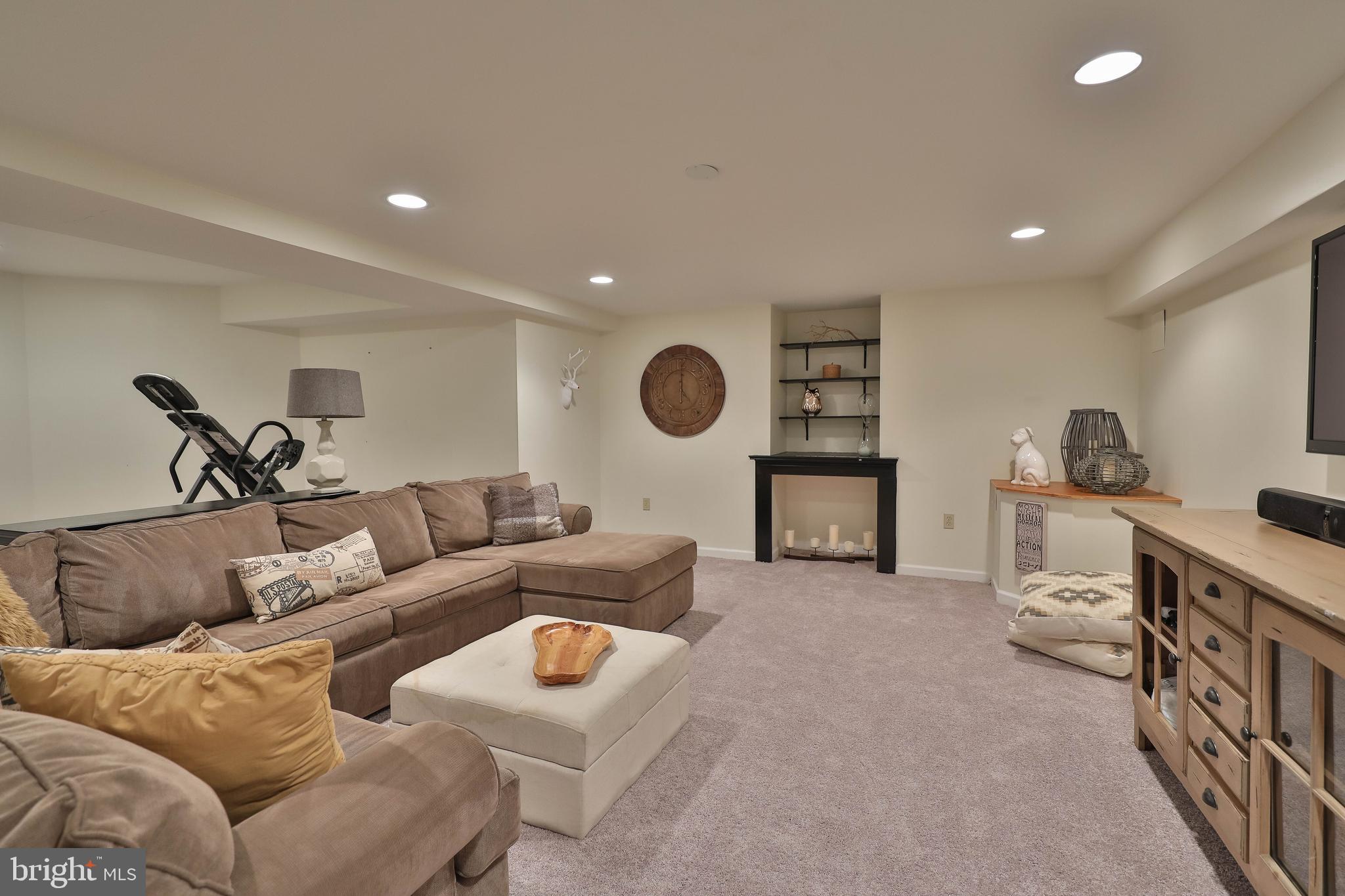 WOODED POND - Residential