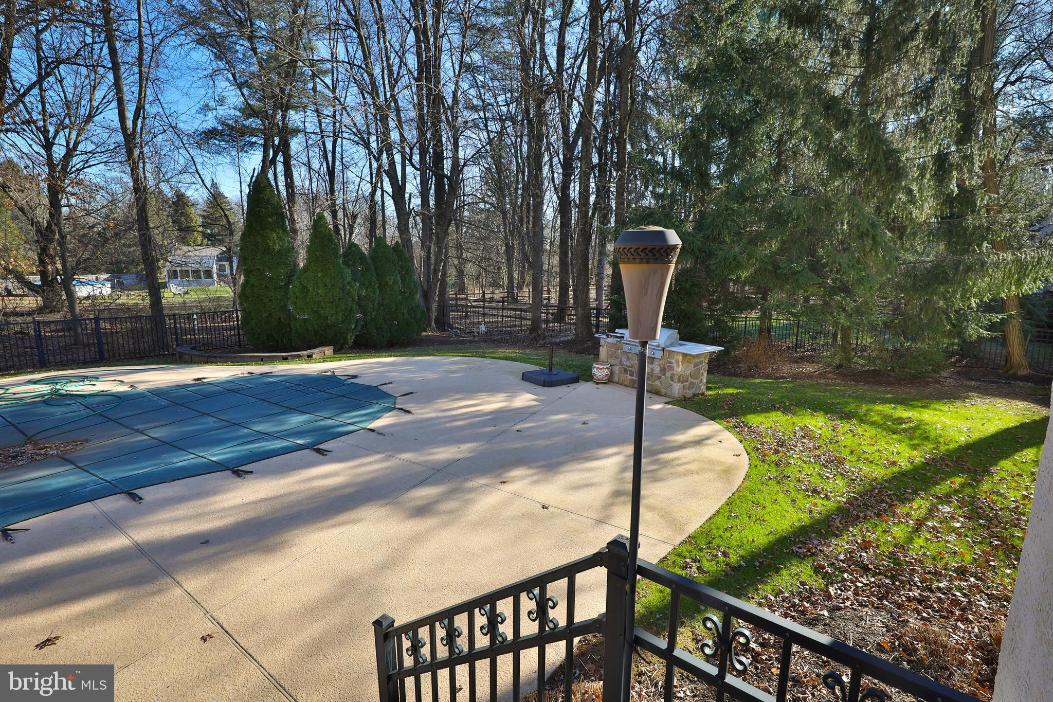 WOODED POND - Residential