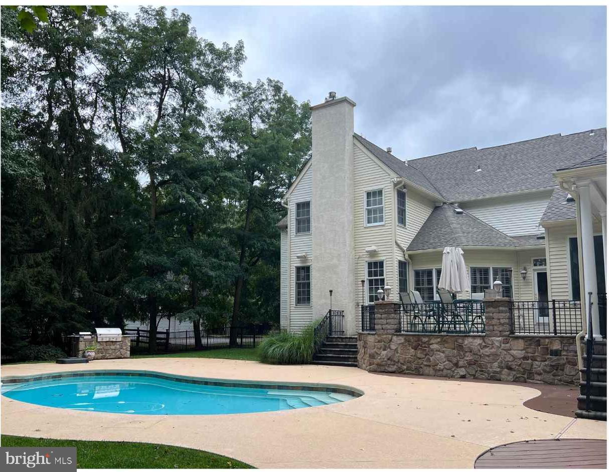 WOODED POND - Residential