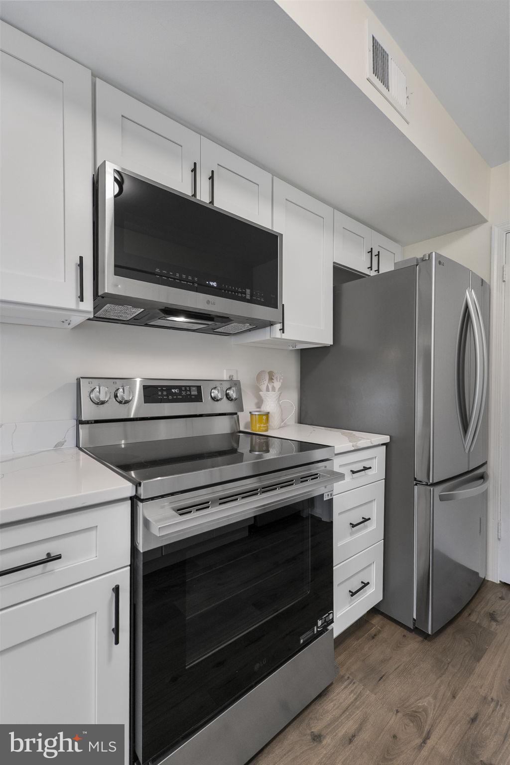 LAKEVIEW - Residential