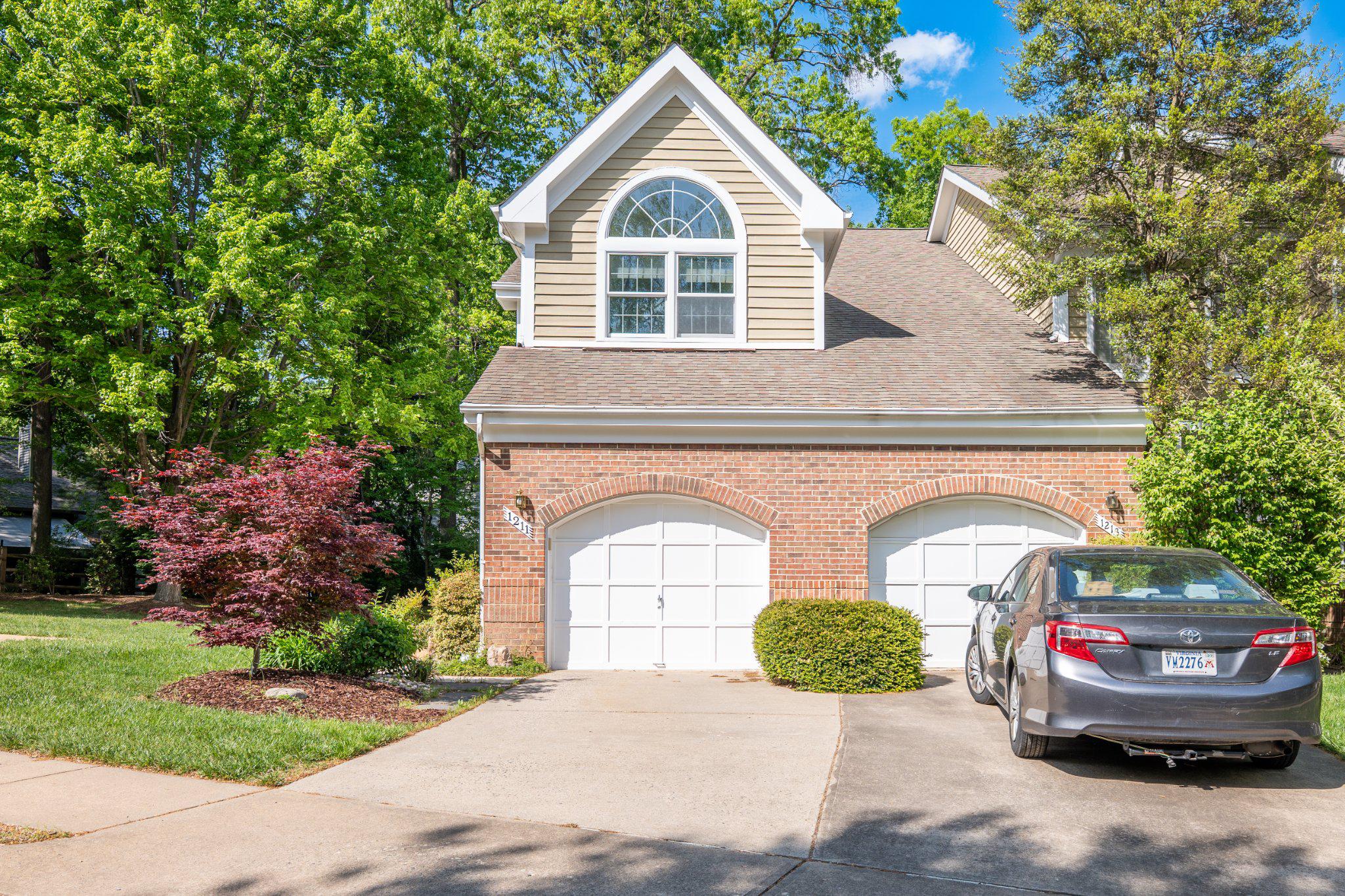 1211 WOODBROOK CT