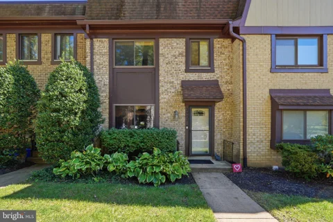 2902 Jermantown Road Unit 27, Oakton, VA 22124 - #: VAFX2345404