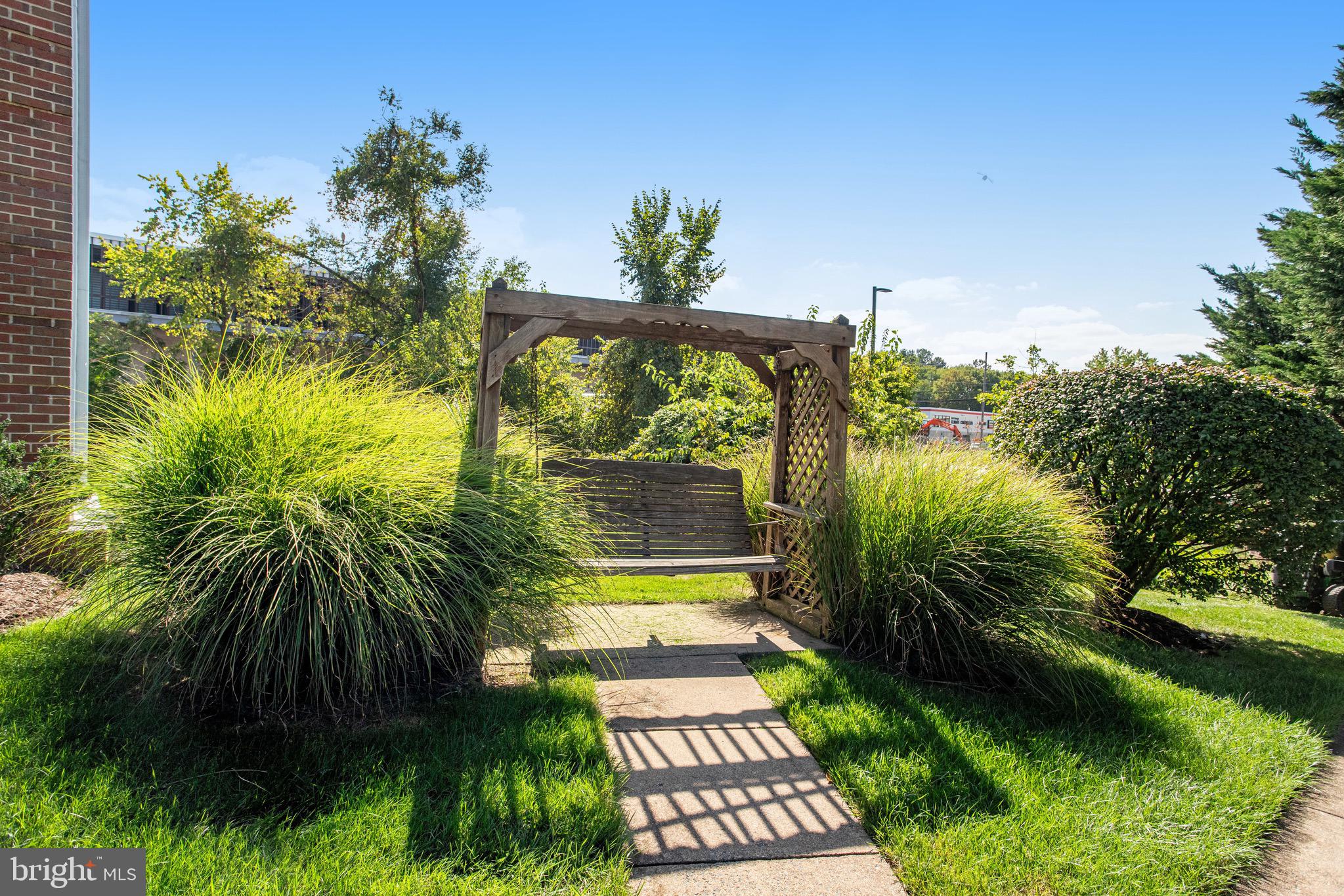 HUNTERS SQUARE - Residential